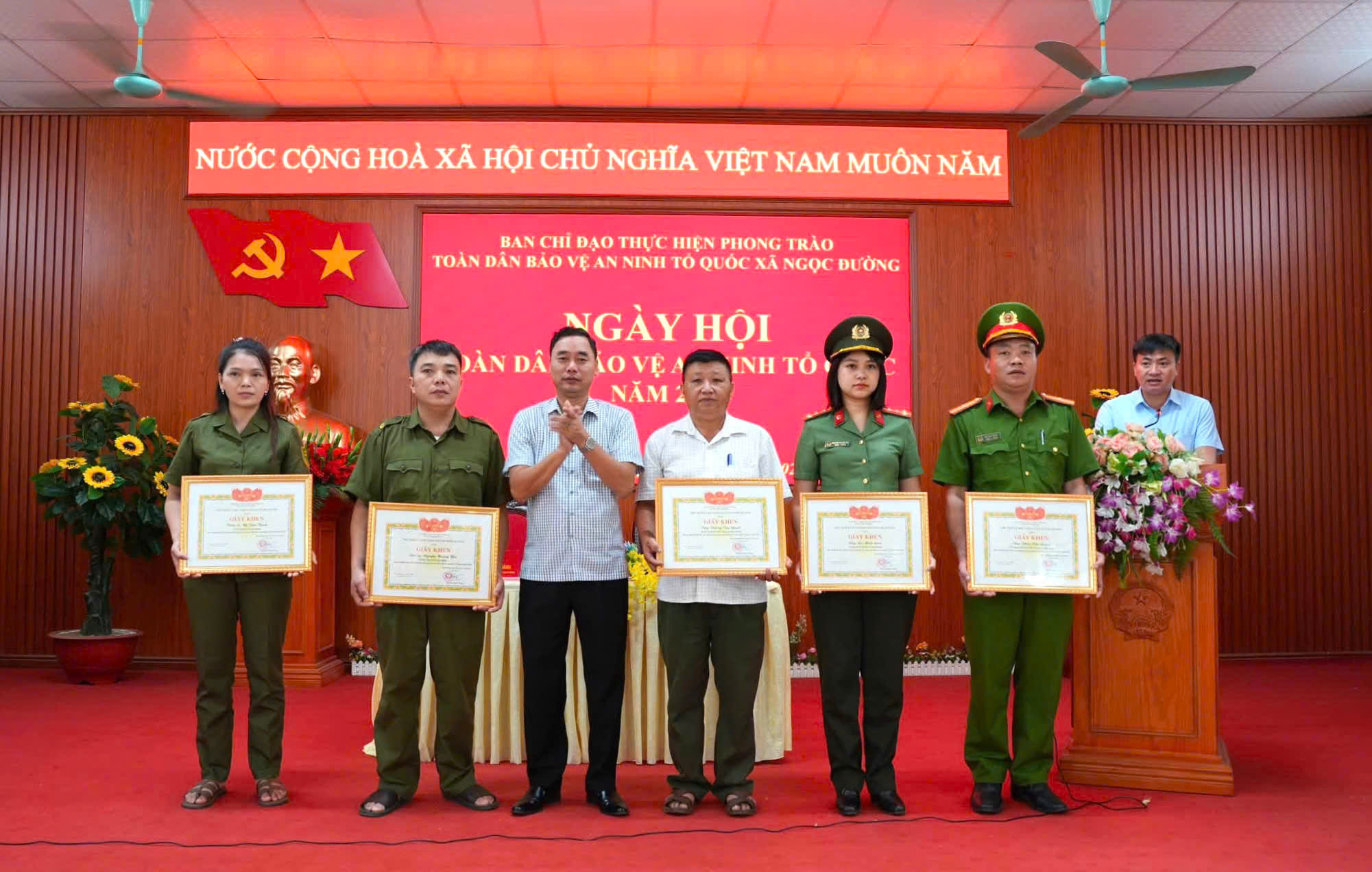 THAM MƯU CẤP UỶ, CHÍNH QUYỀN ĐỊA PHƯƠNG TỔ CHỨC NGÀY HỘI TOÀN DÂN BẢO VỆ AN NINH TỔ QUỐC NĂM 2026
