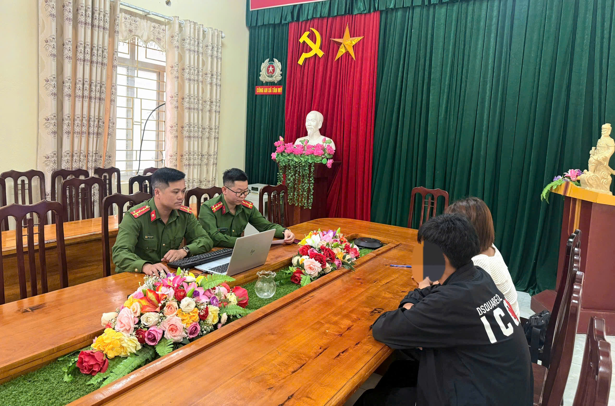 CÔNG AN XÃ TÂN MỸ XÁC MINH TRƯỜNG HỢP ĐĂNG TẢI NỘI DUNG XÚC PHẠM LỰC LƯỢNG CSGT TRÊN MẠNG XÃ HỘI