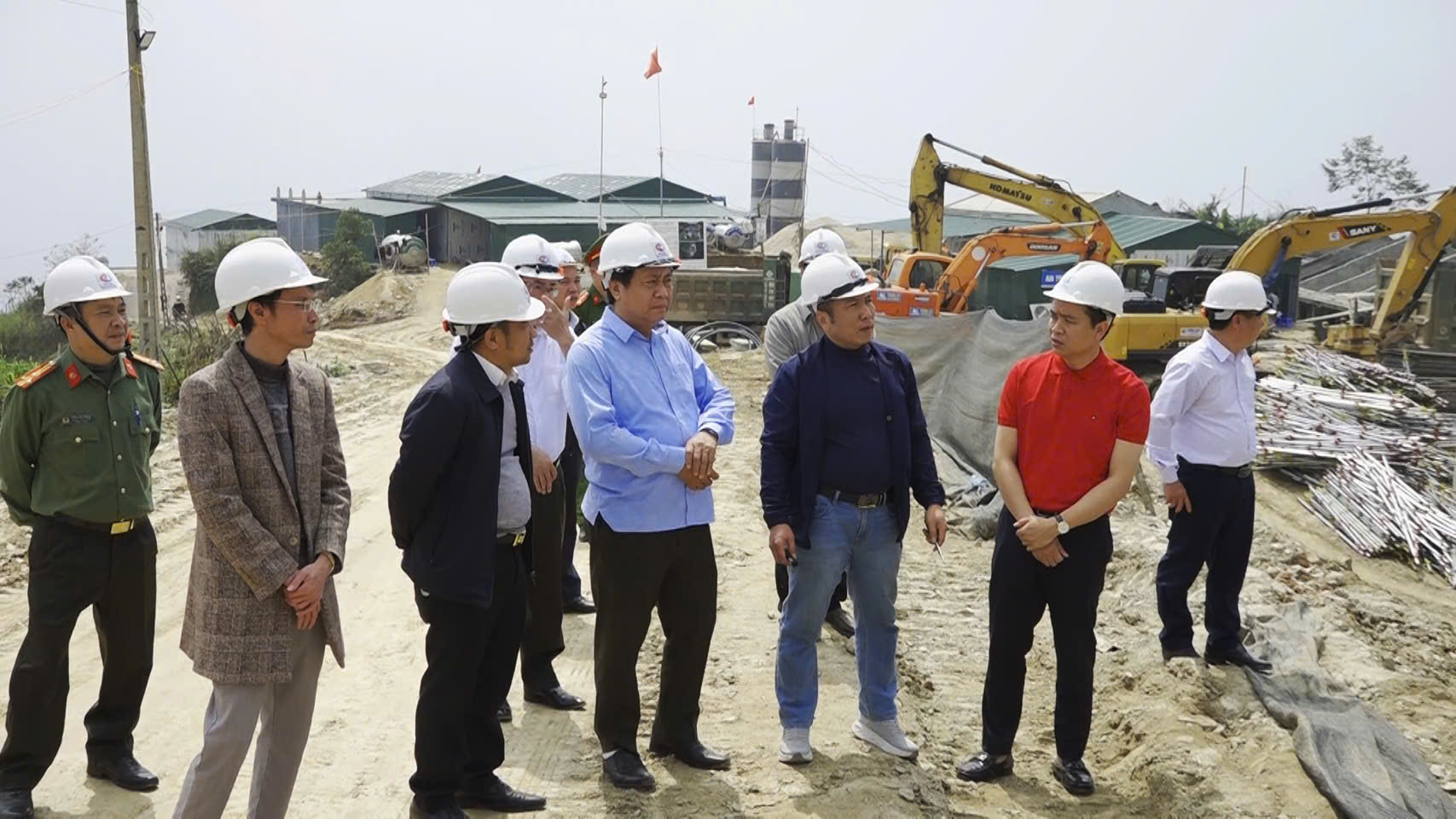 GIÁM ĐỐC CÔNG AN TỈNH KIỂM TRA TIẾN ĐỘ XÂY DỰNG TRƯỜNG PHỔ THÔNG NỘI TRÚ LIÊN CẤP TẠI XÍN MẦN