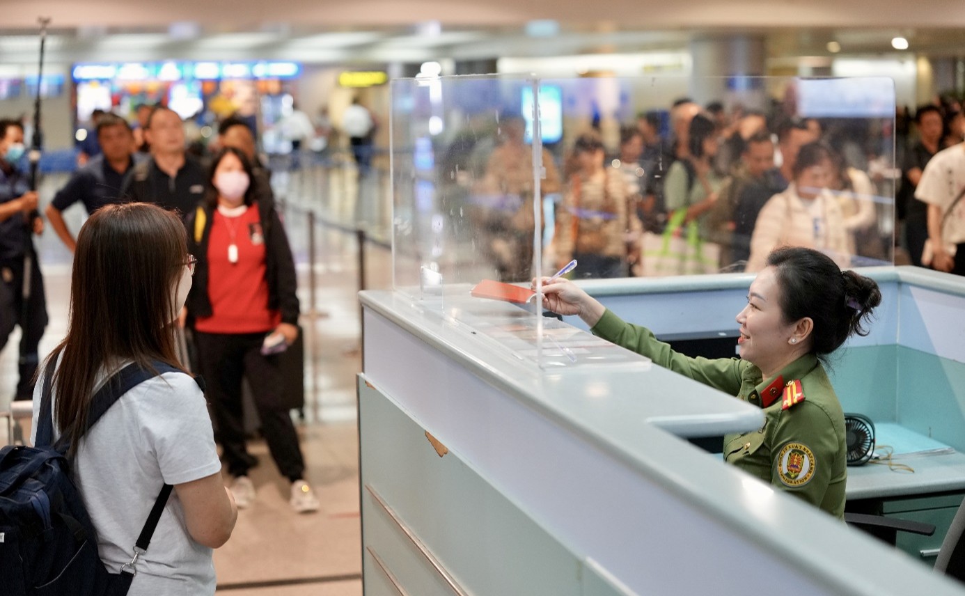 ĐIỂM MỚI CỦA LUẬT XUẤT CẢNH, NHẬP CẢNH CỦA CÔNG DÂN VIỆT NAM 2025
