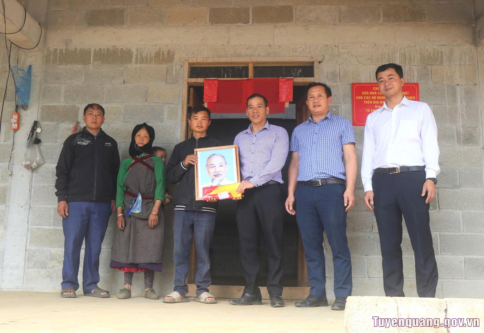 Người có uy tín - cầu nối vững chắc giữa Đảng với Nhân dân