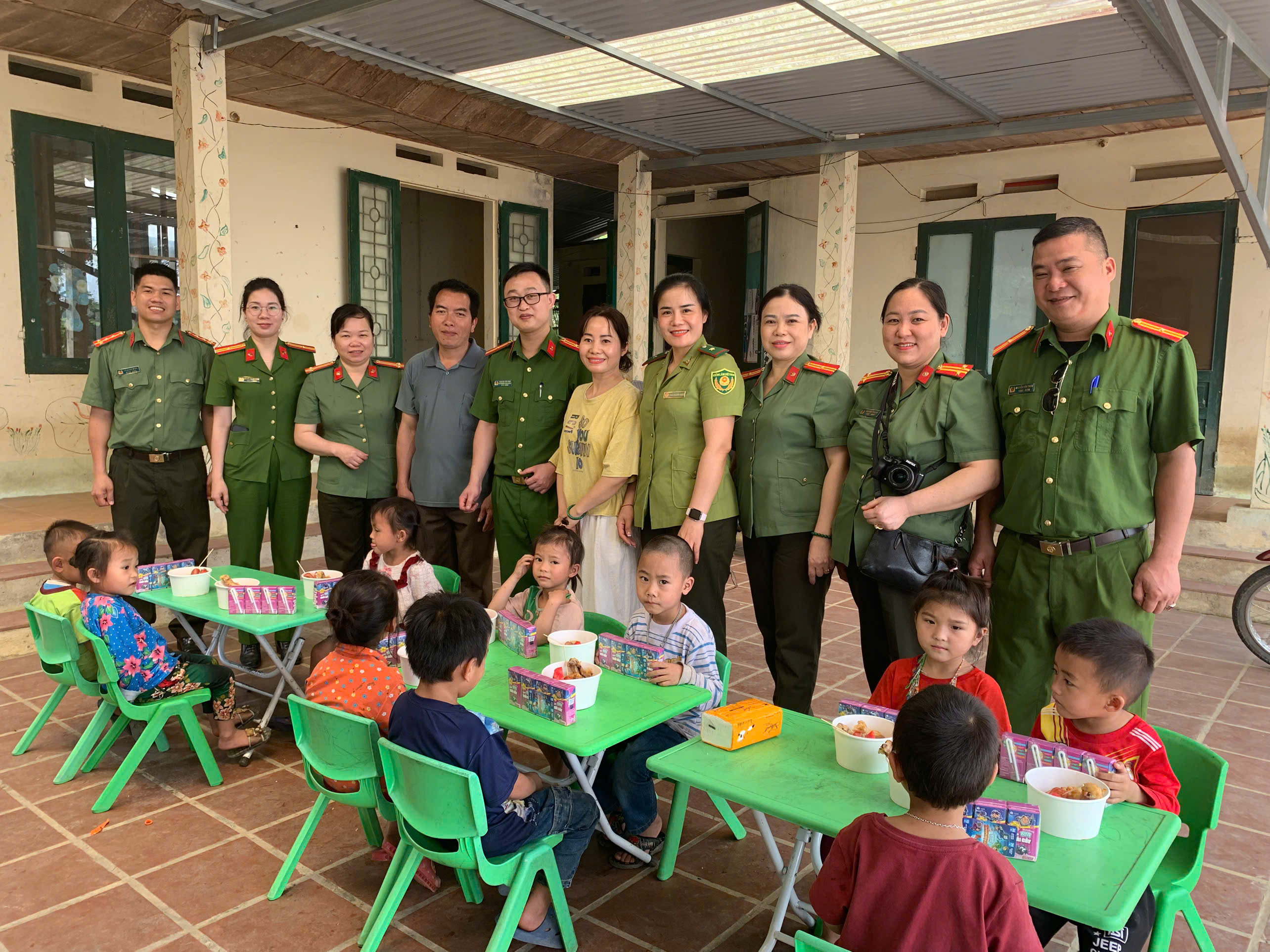 “BỮA CƠM CHO EM” - LAN TỎA GIÁ TRỊ NHÂN VĂN, VÌ TRẺ EM VÙNG CAO XÃ MINH TÂN