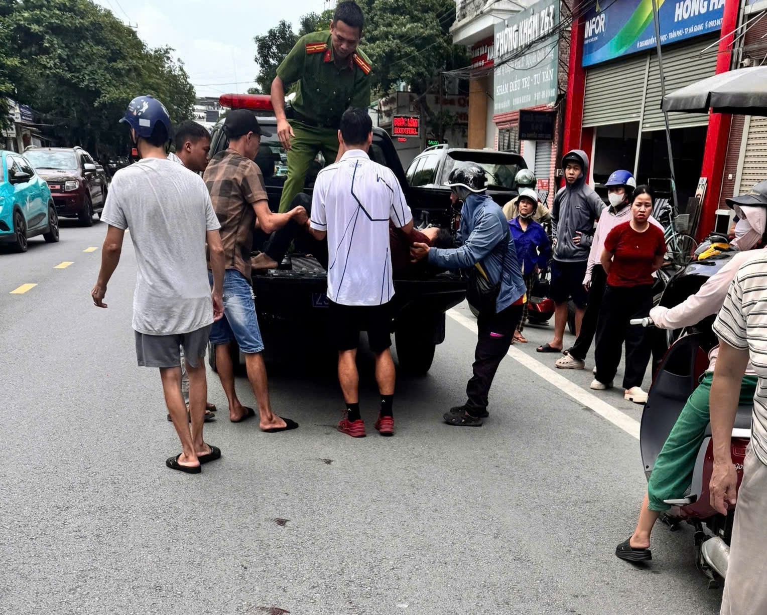 NỖ LỰC VÌ NHÂN DÂN PHỤC VỤ 