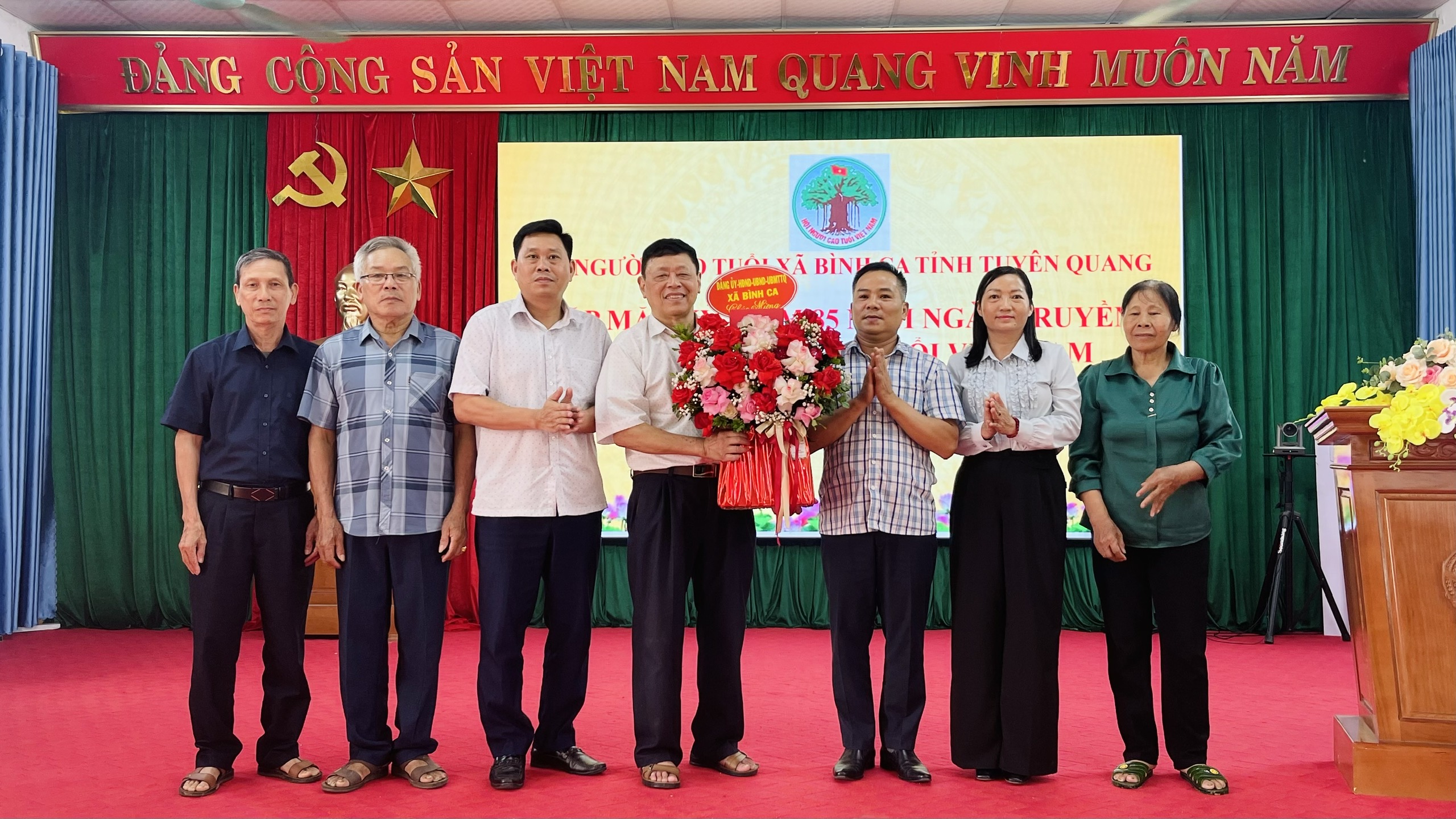 Bình Ca gặp mặt kỷ niệm 85 năm Ngày truyền thống Người cao tuổi Việt Nam