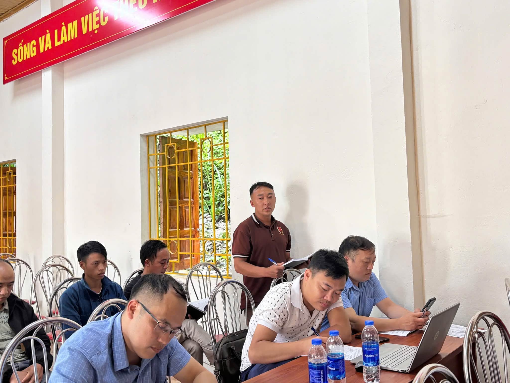 lao xa 4.jpg