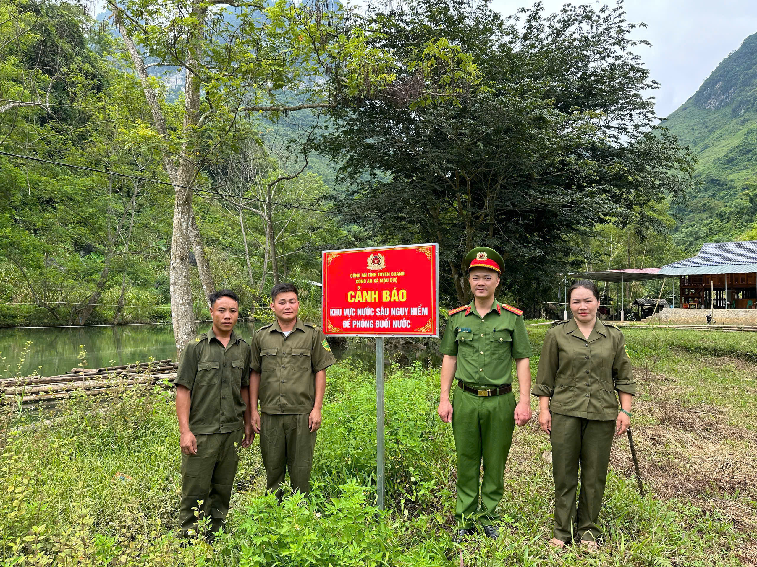CÔNG AN XÃ MẬU DUỆ TĂNG CƯỜNG TUYÊN TRUYỀN PHÒNG, CHỐNG ĐUỐI NƯỚC VÀ PHÒNG CHÁY, CHỮA CHÁY TẠI KHU VỰC SUỐI BẢN ÁN