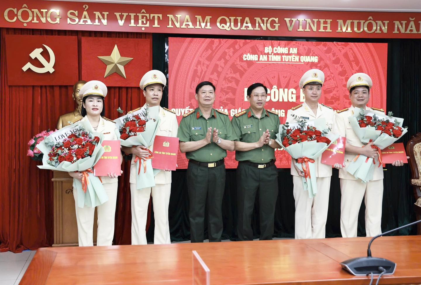 CÔNG BỐ CÁC QUYẾT ĐỊNH CỦA GIÁM ĐỐC CÔNG AN TỈNH VỀ CÔNG TÁC CÁN BỘ