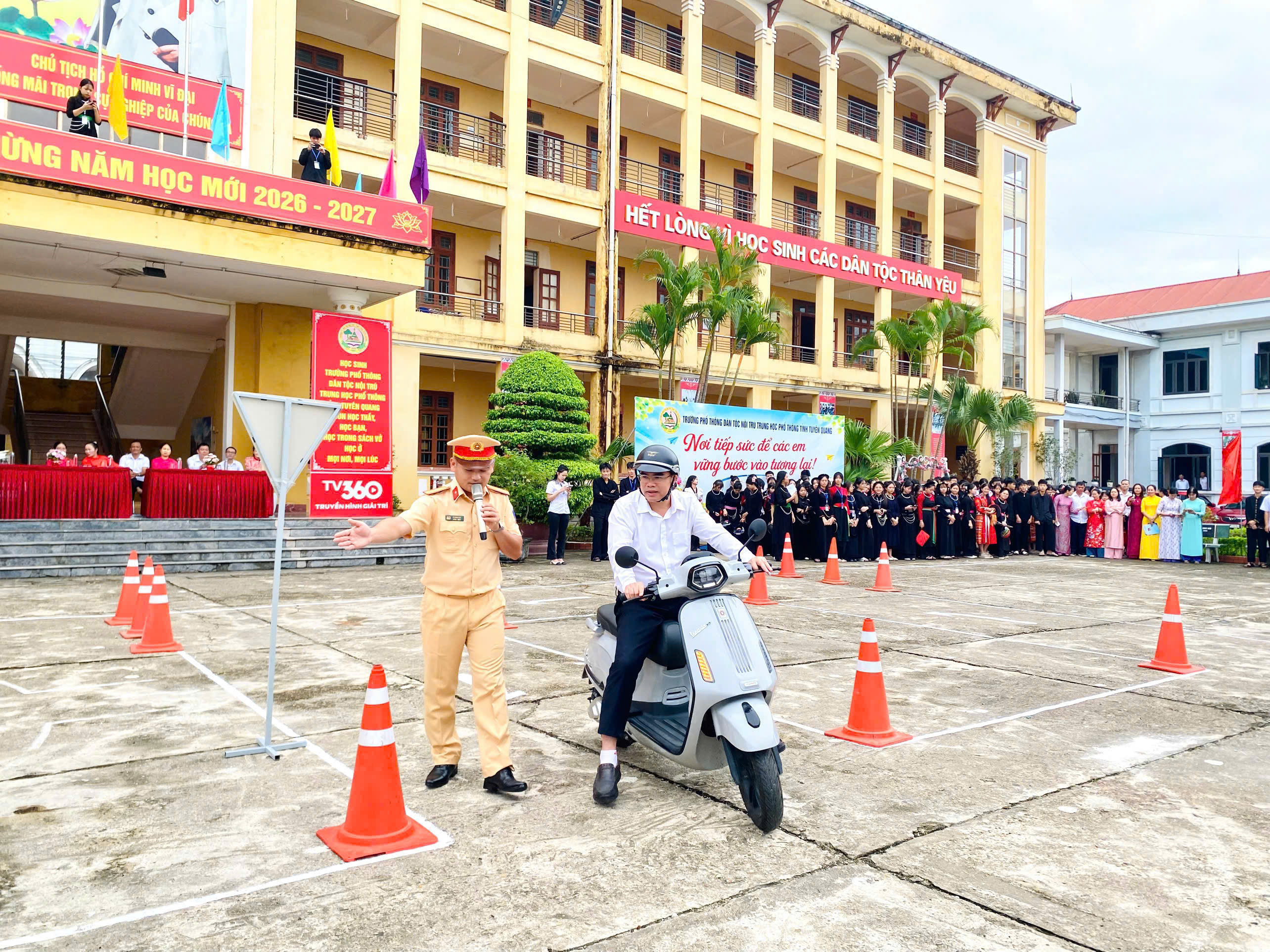 TUYÊN QUANG TRIỂN KHAI CHIẾN DỊCH ĐÀO TẠO KỸ NĂNG LÁI XE MÔ TÔ, XE MÁY AN TOÀN 