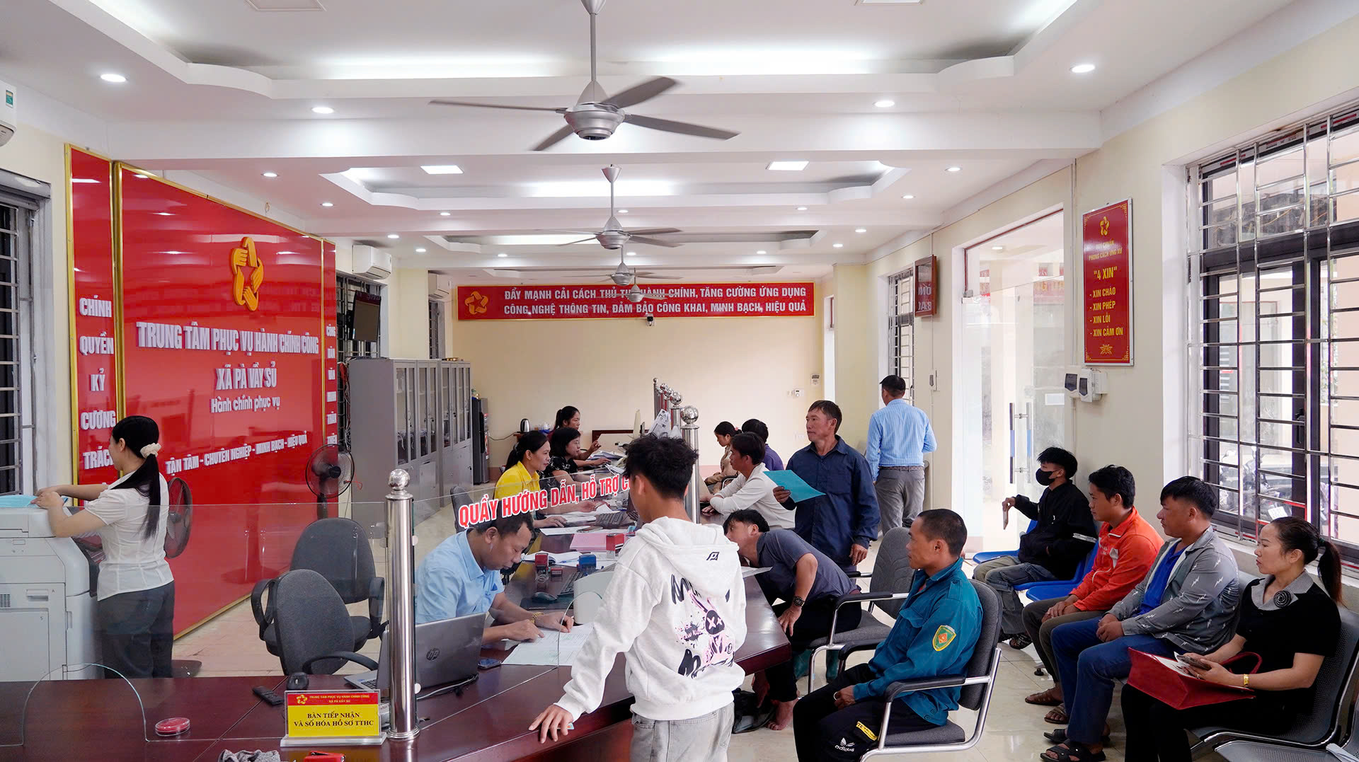 GIỮ MẠCH GẦN DÂN 