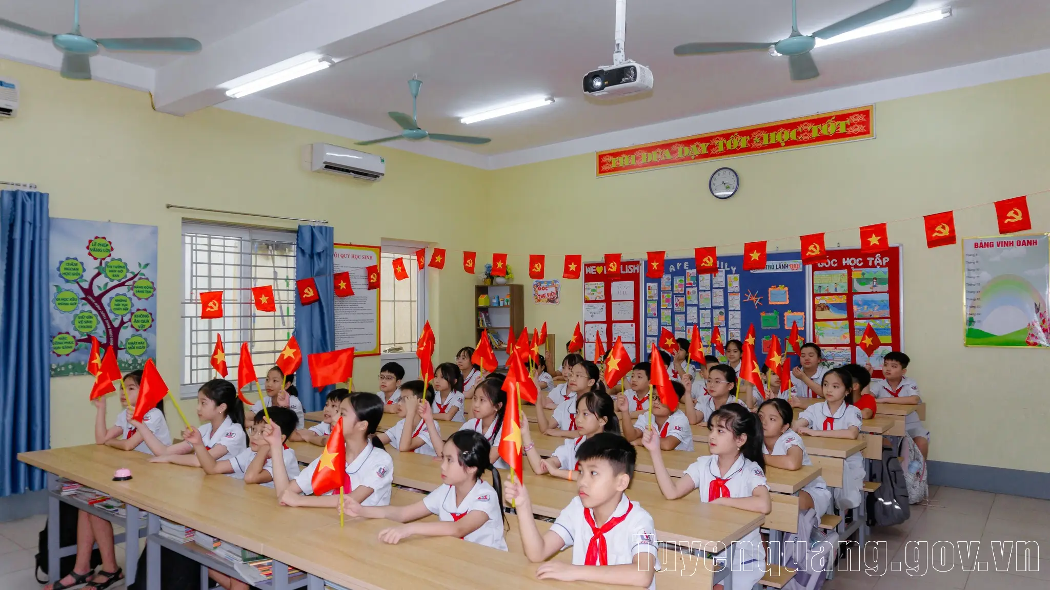Tuyên Quang triển khai thực hiện Nghị định số 238/2025/NĐ-CP về chính sách học phí và hỗ trợ chi phí học tập