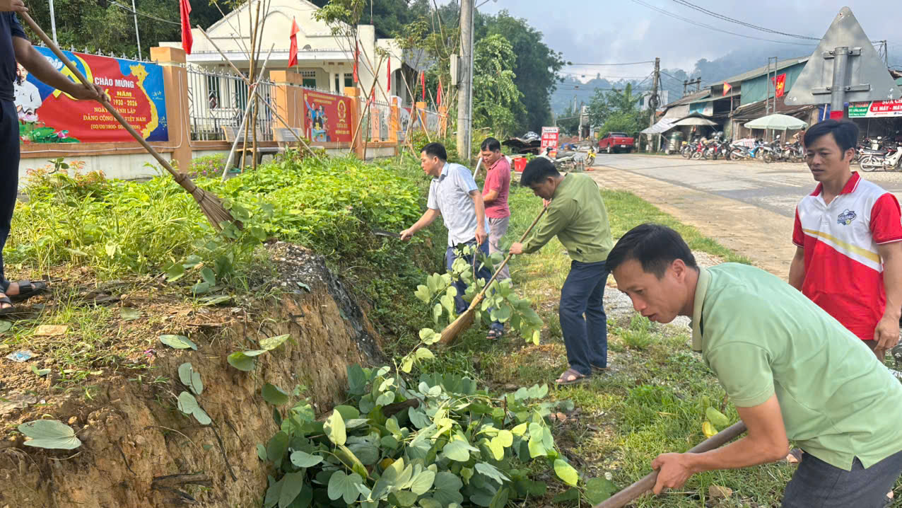  Thượng  Nông Tổ chức Lễ ra quân tổng vệ sinh môi trường hưởng ứng phong trào thi đua “Toàn dân chung tay bảo vệ môi trường, vì một Việt Nam Xanh – sạch – đẹp” trên địa bàn toàn xã.