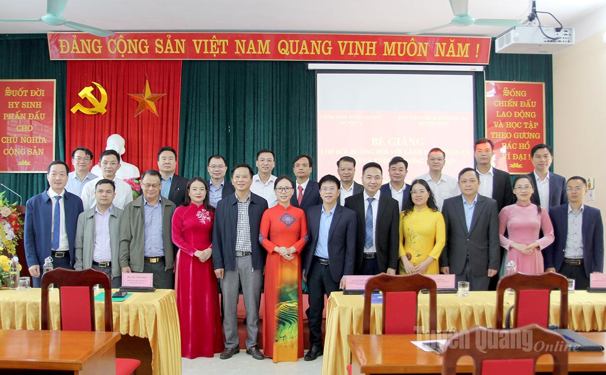 Bế giảng lớp Bồi dưỡng lãnh đạo, quản lý cấp Sở và tương đương năm 2025