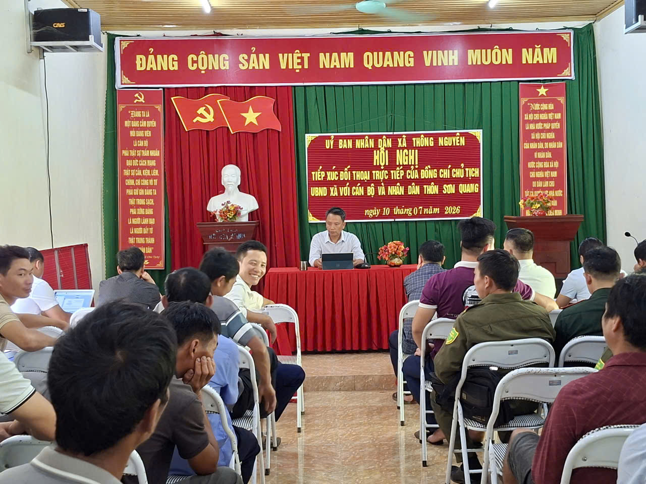 Chủ tịch UBND xã đối thoại với Nhân dân thôn Sơn Quang sau sắp xếp, sáp nhập