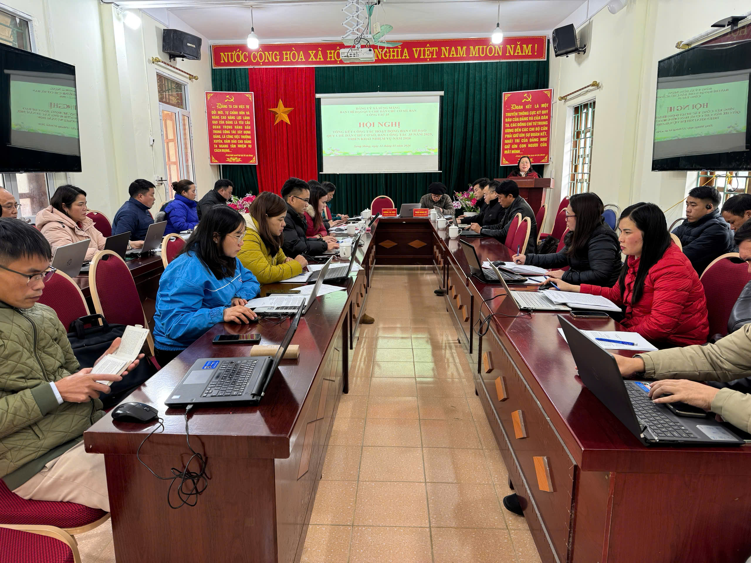 Đảng ủy xã Sủng Máng tổng kết công tác thực hiện Quy chế dân chủ ở cơ sở và Ban Công tác 35 năm 2025