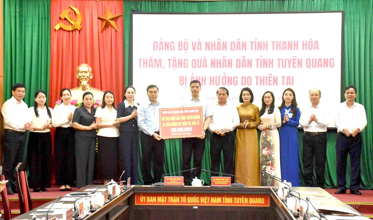 Tỉnh Thanh Hóa hỗ trợ tỉnh Tuyên Quang 500 triệu đồng khắc phục hậu quả thiên tai