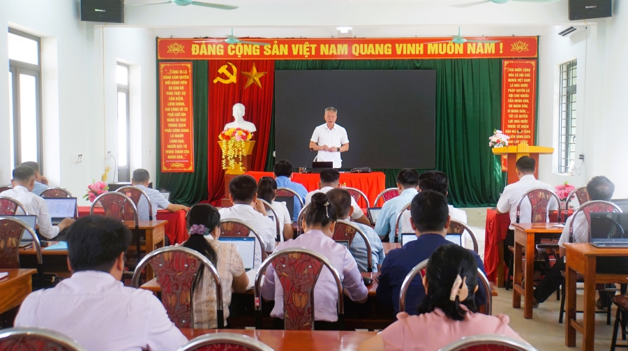 Xã Đồng Yên họp thống nhất Đề án sắp xếp tổ chức đảng ở cơ sở giáo dục sau sáp nhập