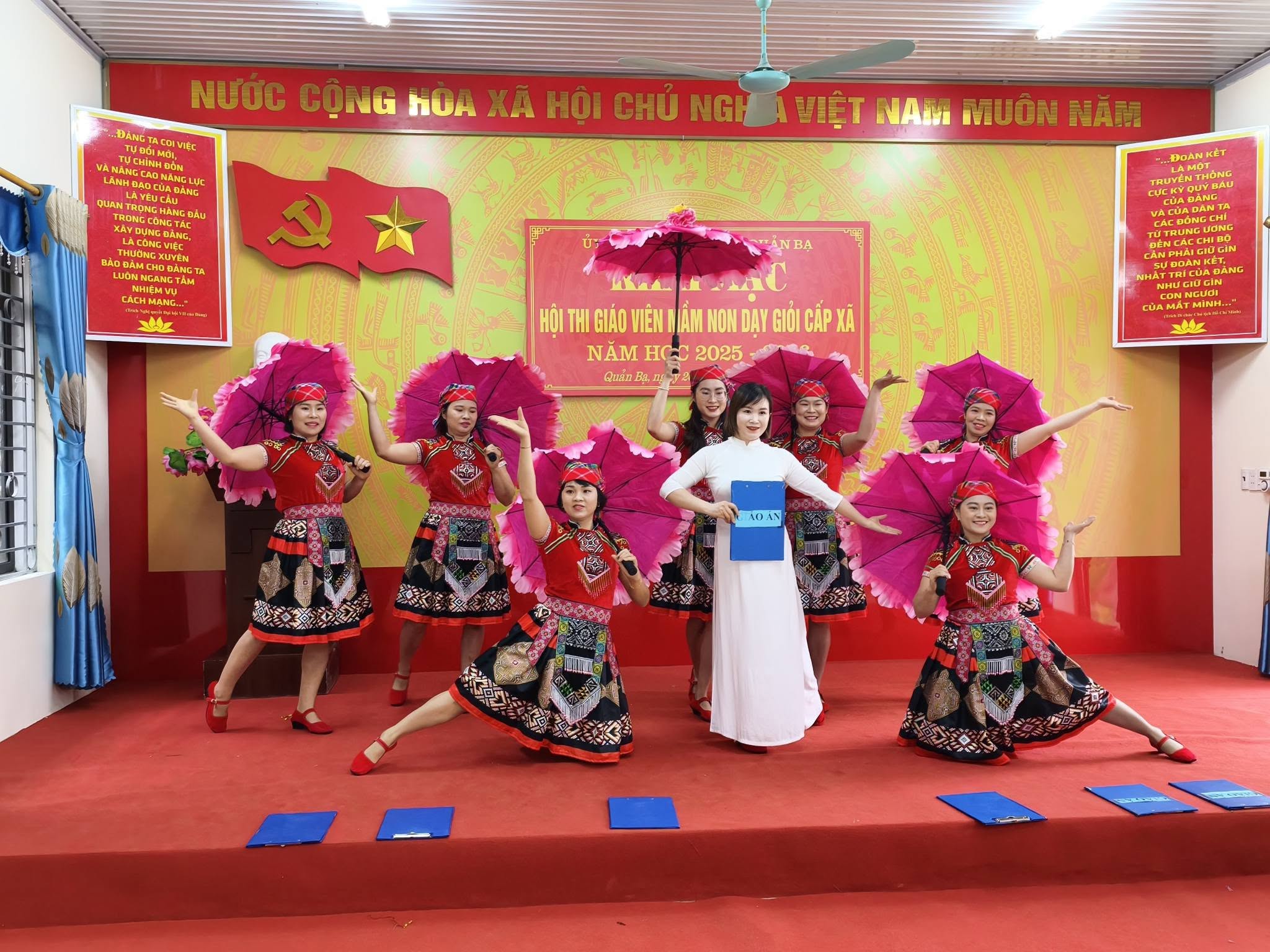 UBND xã Quản Bạ tổ chức Hội thi Giáo viên mầm non dạy giỏi cấp xã năm học 2025 - 2026.