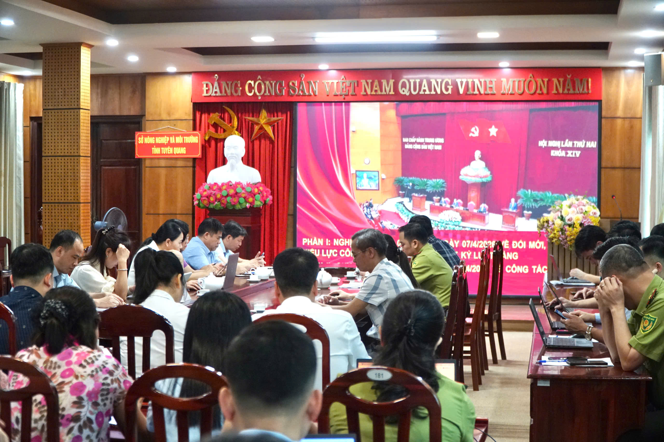 Hội nghị nghiên cứu, học tập, quán triệt và triển khai thực hiện Nghị quyết Hội nghị lần thứ hai, Ban Chấp hành Trung ương Đảng khóa XVI