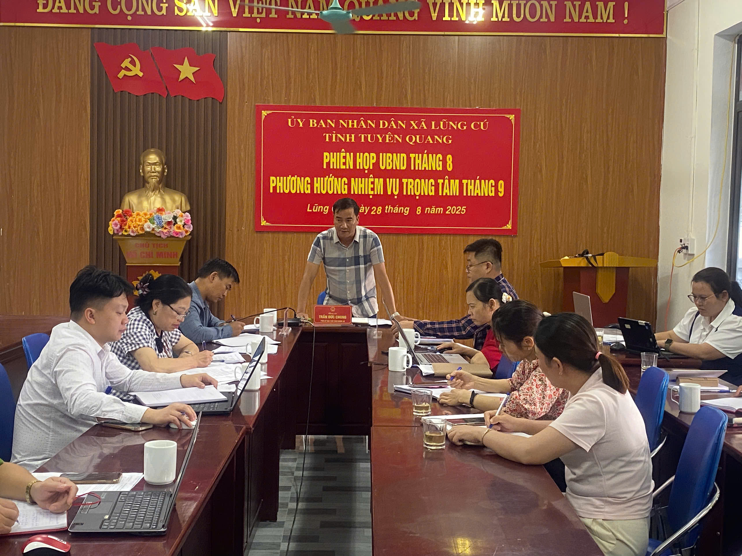 UBND XÃ LŨNG CÚ TỔ CHỨC PHIÊN HỌP UBND THÁNG 8 TRIỂN KHAI PHƯƠNG HƯỚNG NHIỆM VỤ THÁNG 9 NĂM 2025