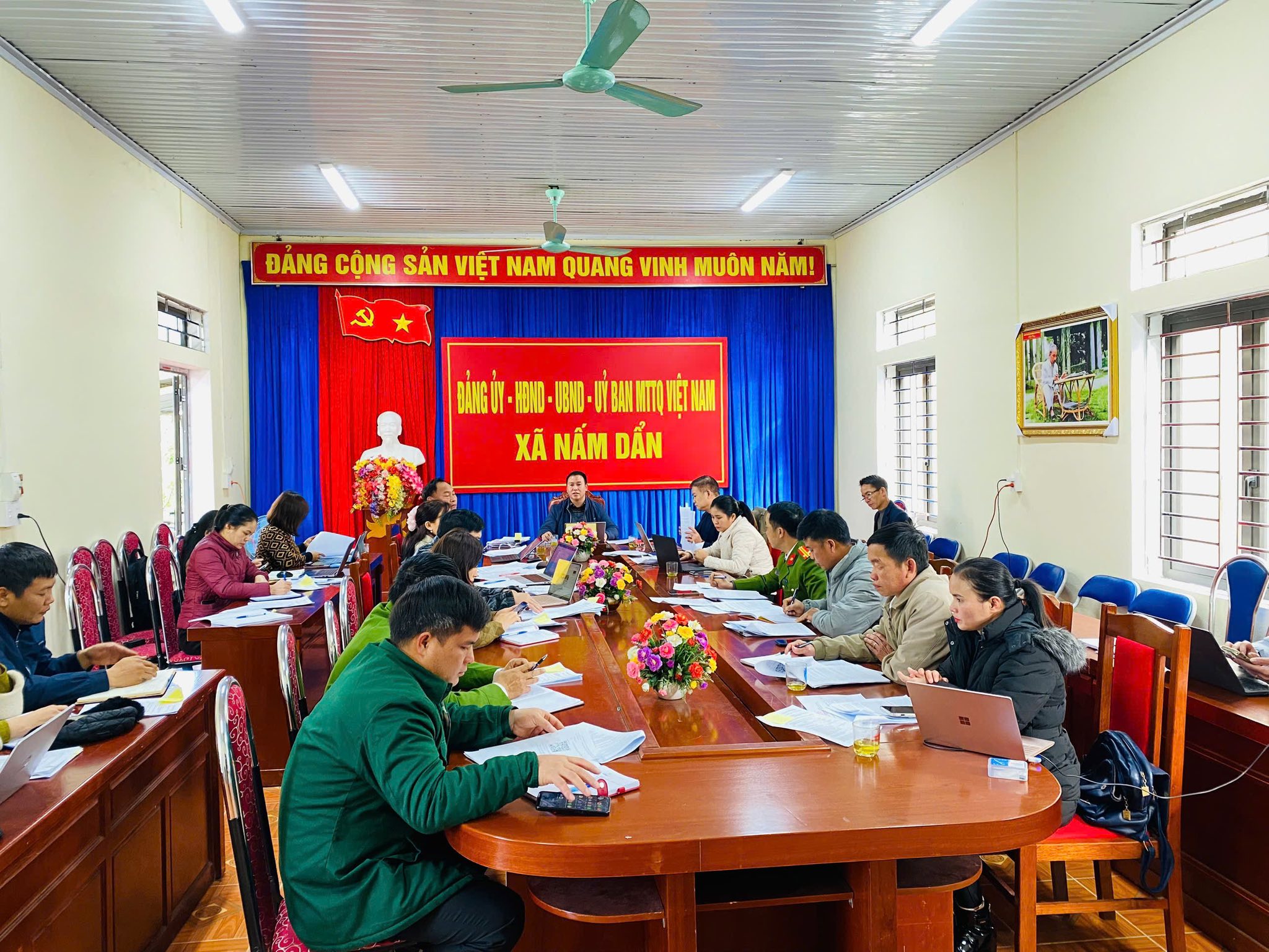 BAN CÔNG TÁC 35 ĐẢNG ỦY XÃ NẤM DẨN TỔ CHỨC HỘI NGHỊ TỔNG KẾT CÔNG TÁC NĂM 2025, TRIỂN KHAI PHƯƠNG HƯỚNG, NHIỆM VỤ NĂM 2026