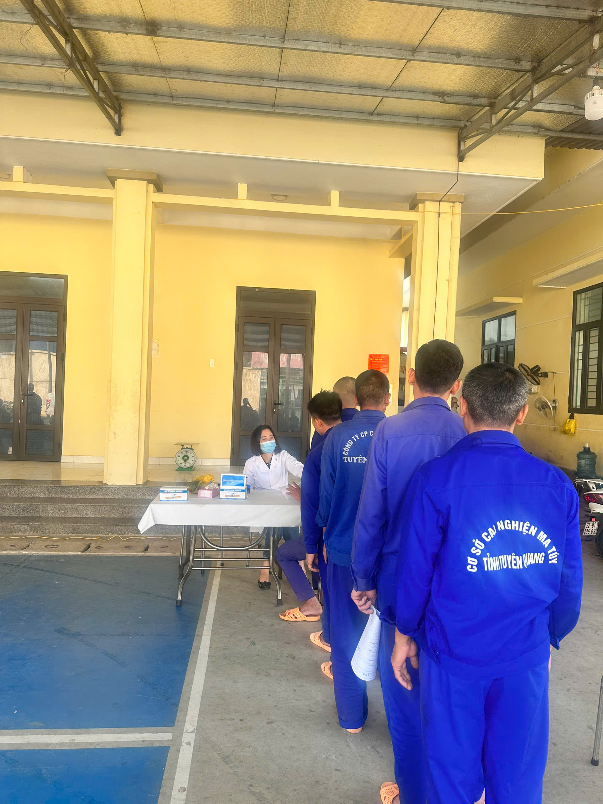 TỔ CHỨC KHÁM SỨC KHỎE CHO HỌC VIÊN CAI NGHIỆN