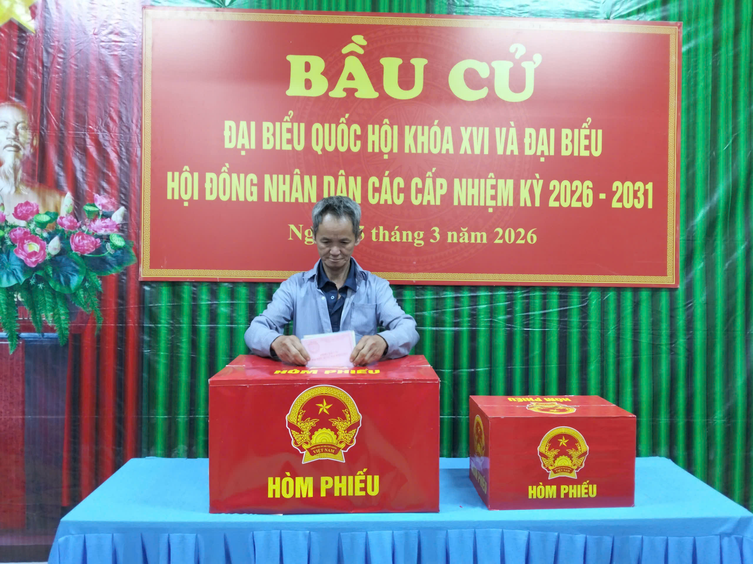 Không khí bầu cử tại các khu vực bỏ phiếu trên địa bàn xã Tát Ngà