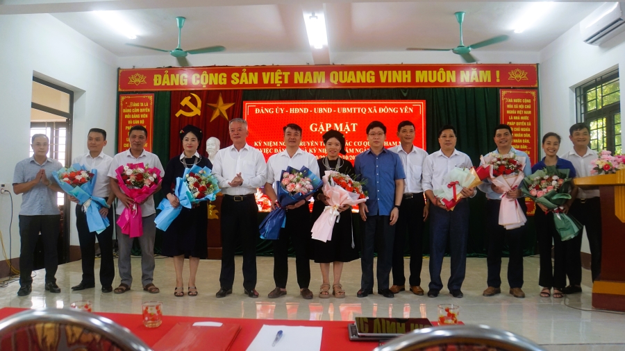 Xã Đồng Yên gặp mặt, tọa đàm kỷ niệm Ngày truyền thống các cơ quan tham mưu, giúp việc Đảng ủy và Kỷ niệm 16 năm Ngày phụ nữ Việt Nam