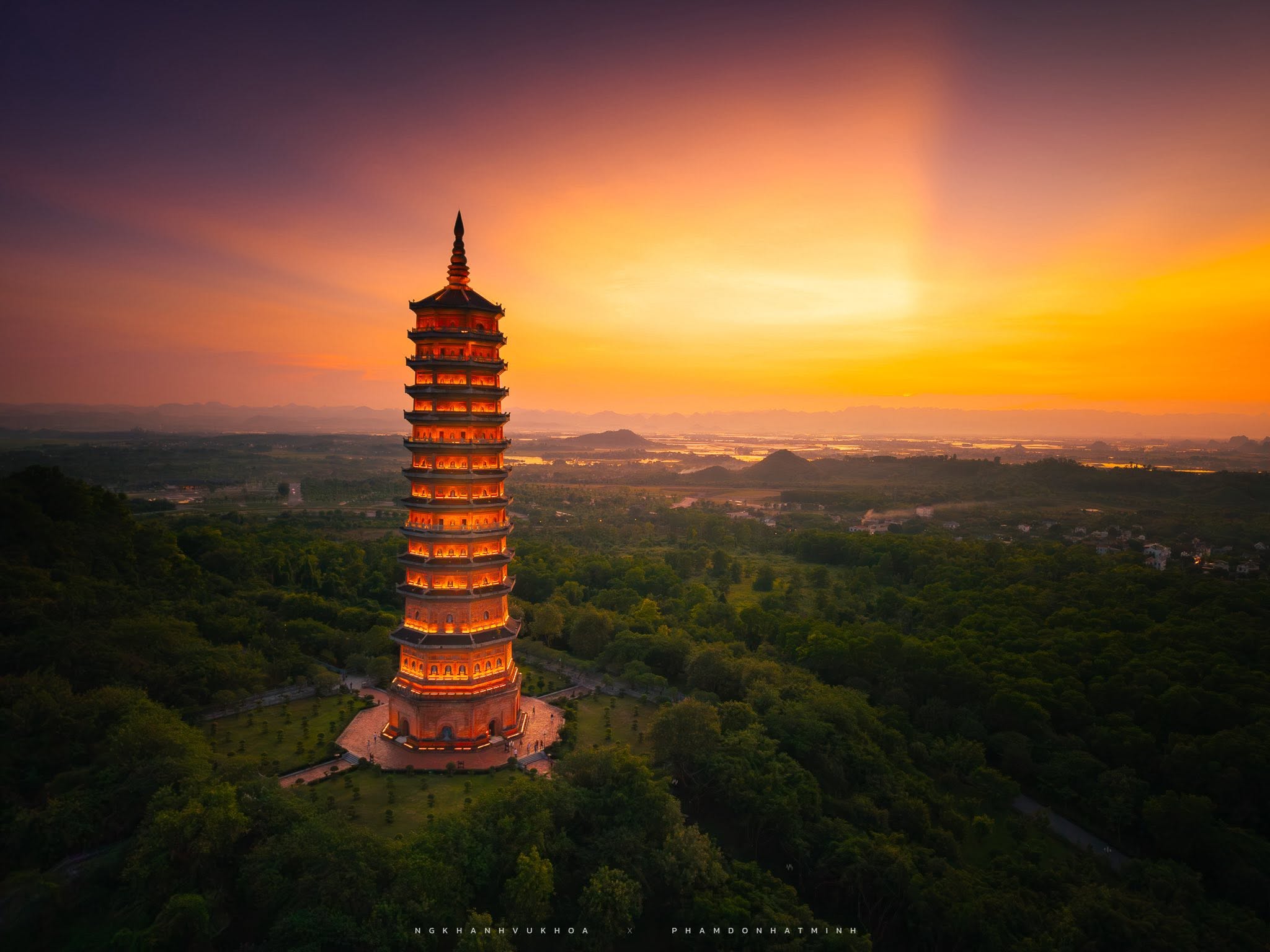 Ninh Bình đẹp ngỡ ngàng trong những ngày nắng hạ