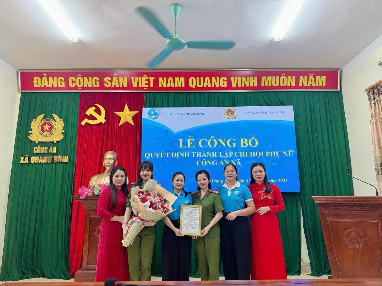CÔNG AN XÃ QUANG BÌNH RA MẮT HỘI PHỤ NỮ CÔNG AN XÃ
