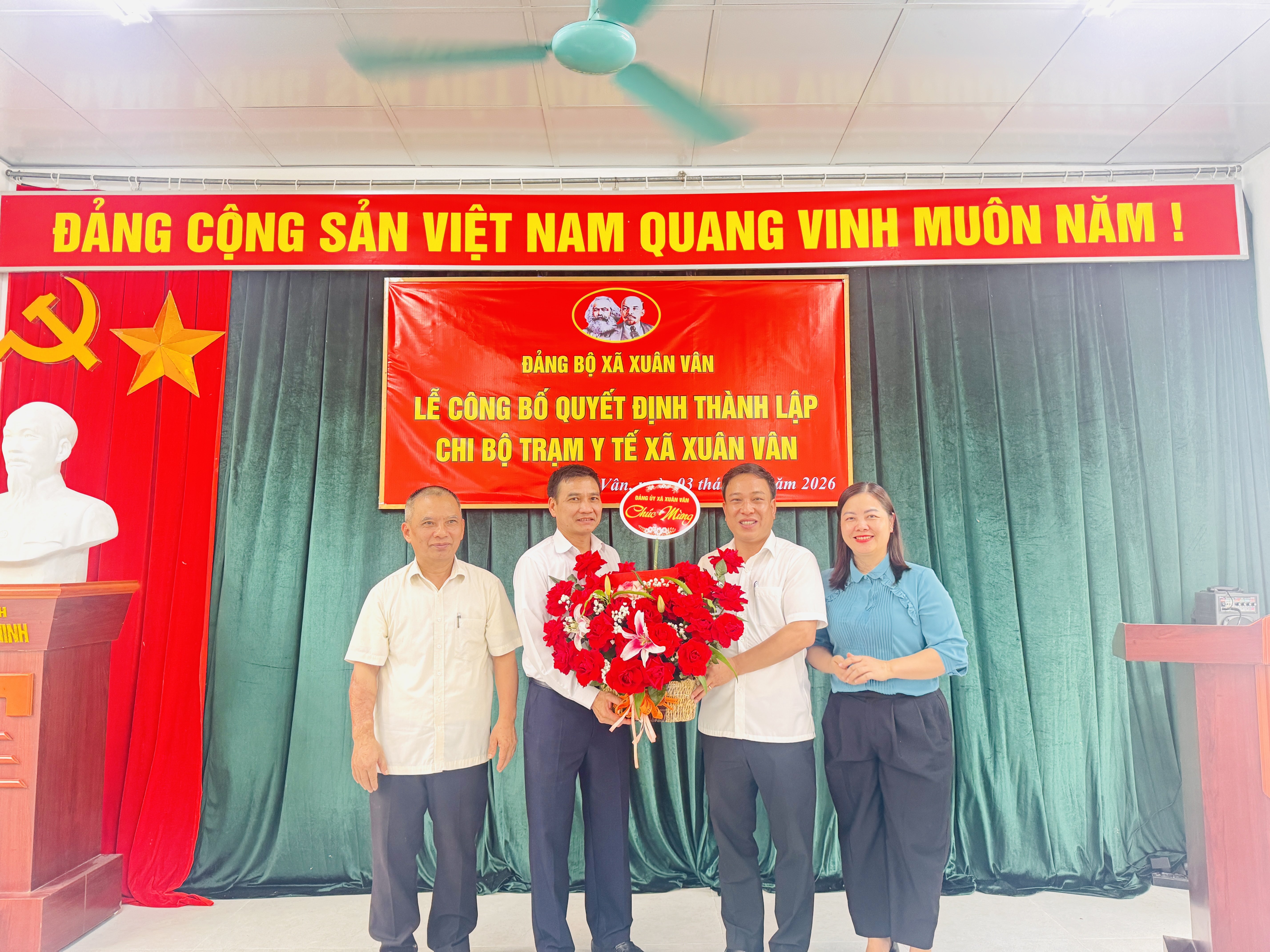 Xã Xuân Vân tổ chức Lễ công bố Quyết định thành lập Chi bộ Trạm Y tế