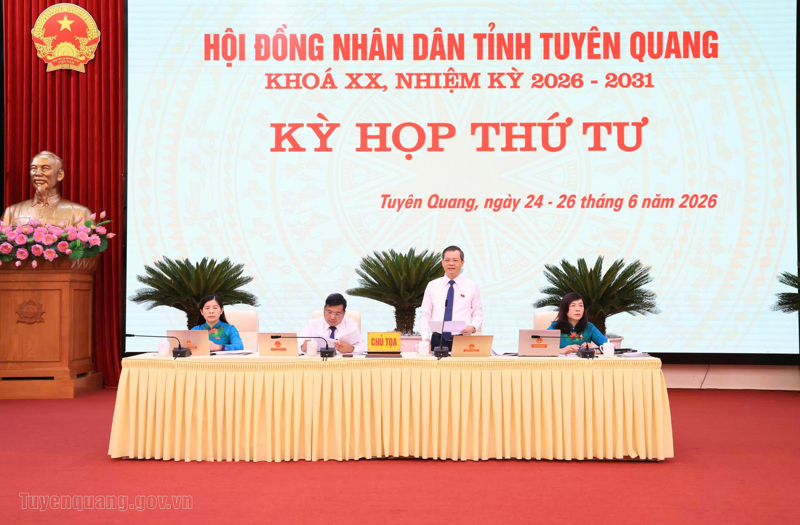  Kỳ họp thứ tư HĐND tỉnh khóa XX tiếp tục làm việc và bế mạc