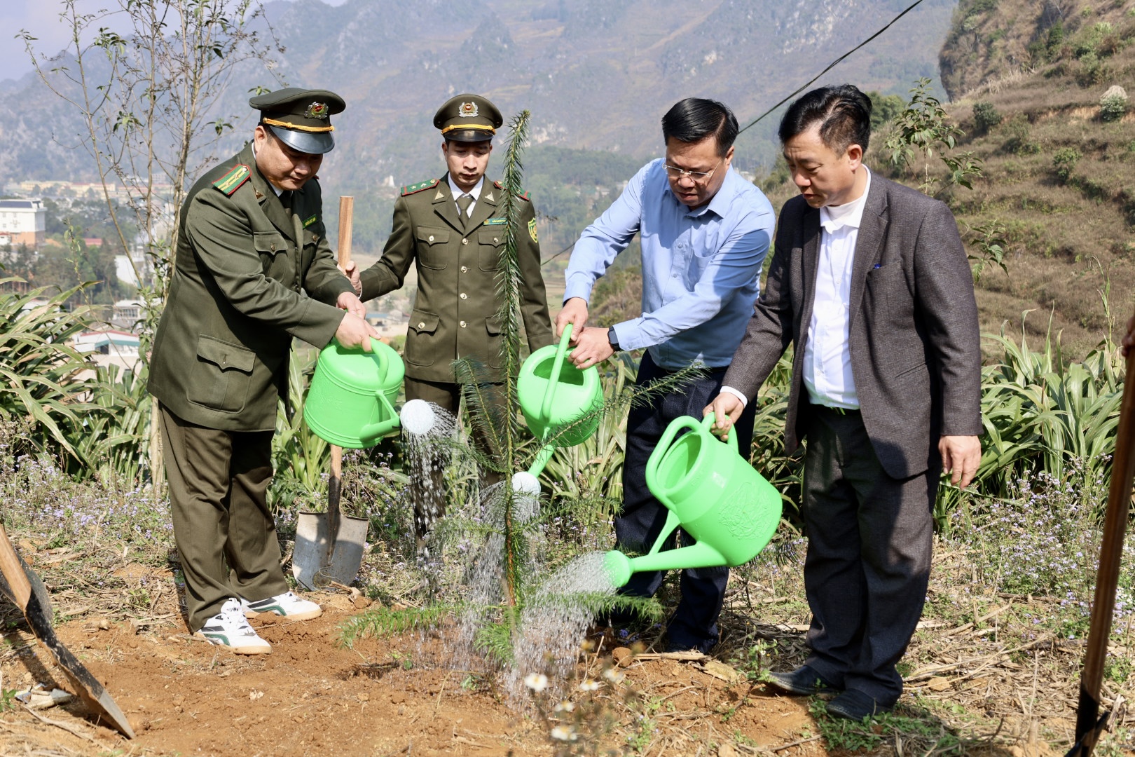 XÃ ĐỒNG VĂN PHÁT ĐỘNG TẾT TRỒNG CÂY XUÂN BÍNH NGỌ 2026