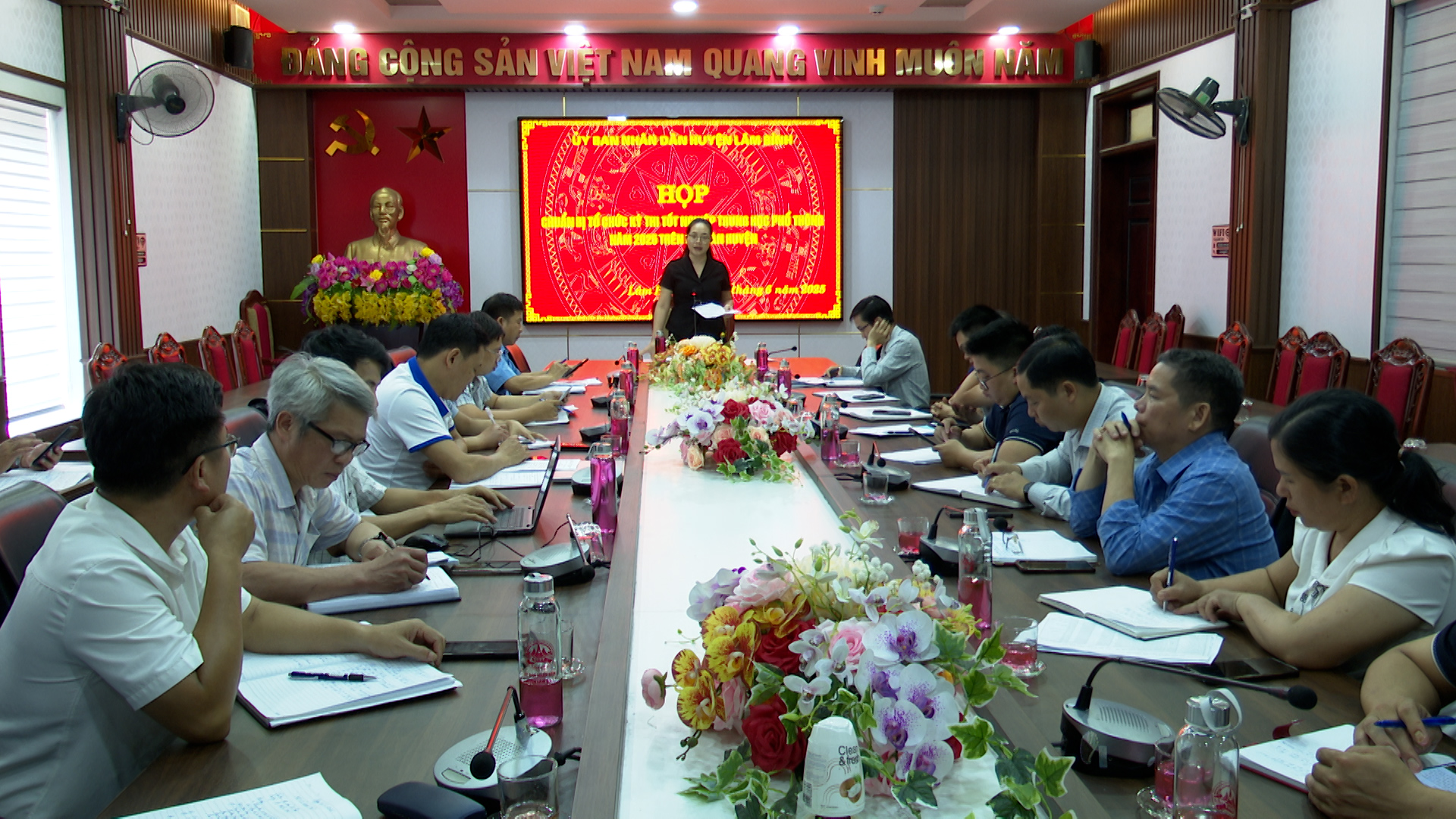 UBND huyện Lâm Bình tổ chức Họp chuẩn bị kỳ thi tốt nghiệp THPT năm 2025 trên địa bàn huyện