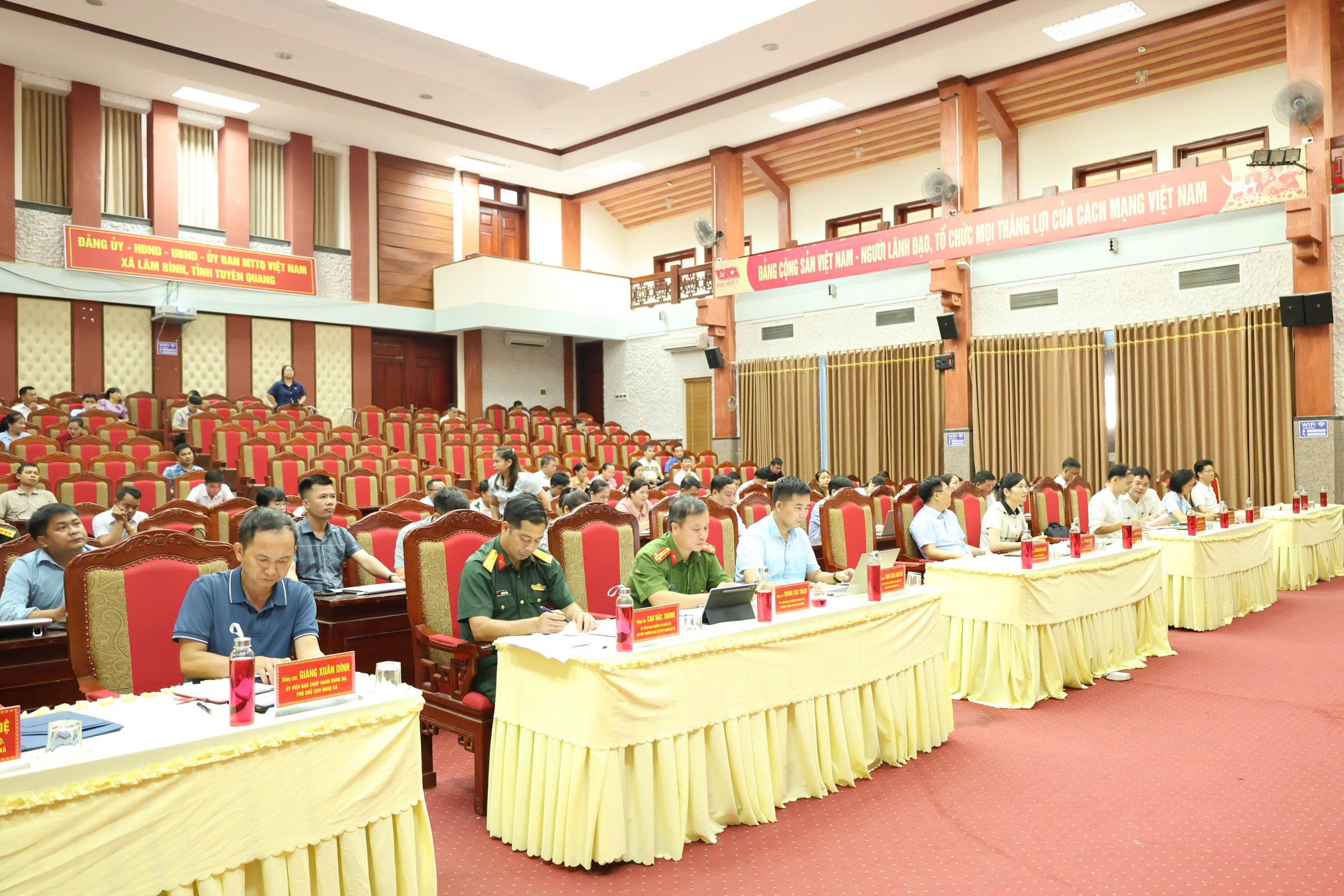 Lâm Bình tham dự Hội nghị toàn quốc nghiên cứu, học tập, quán triệt và triển khai thực hiện Nghị quyết Hội nghị Nghị quyết Trung ương 3, khóa XIV
