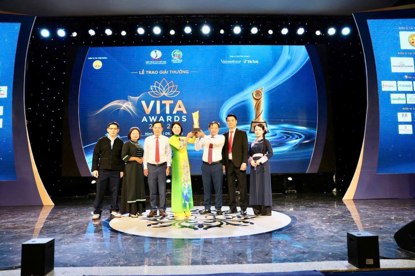 THÔN THA (HÀ GIANG) VINH DỰ NHẬN GIẢI THƯỞNG VITA AWARDS 2026