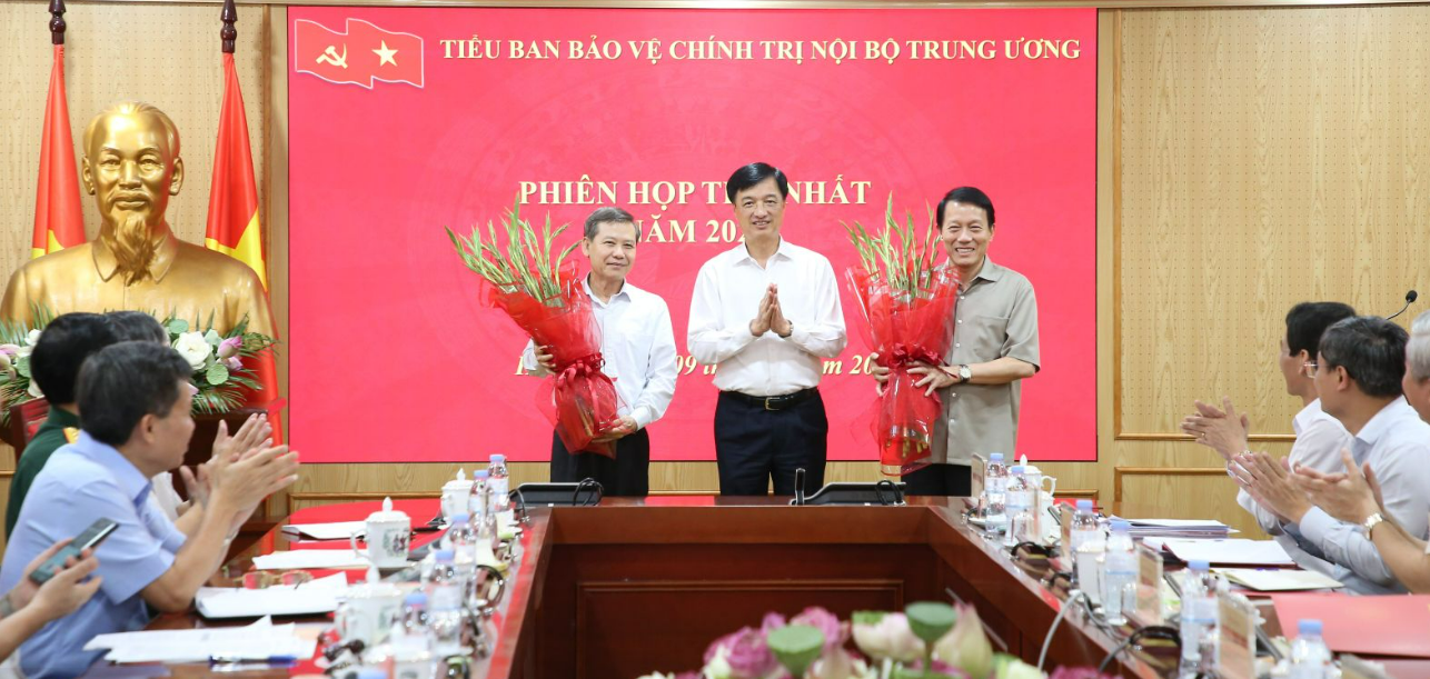 PHIÊN HỌP THỨ NHẤT TIỂU BAN BẢO VỆ CHÍNH TRỊ NỘI BỘ TRUNG ƯƠNG