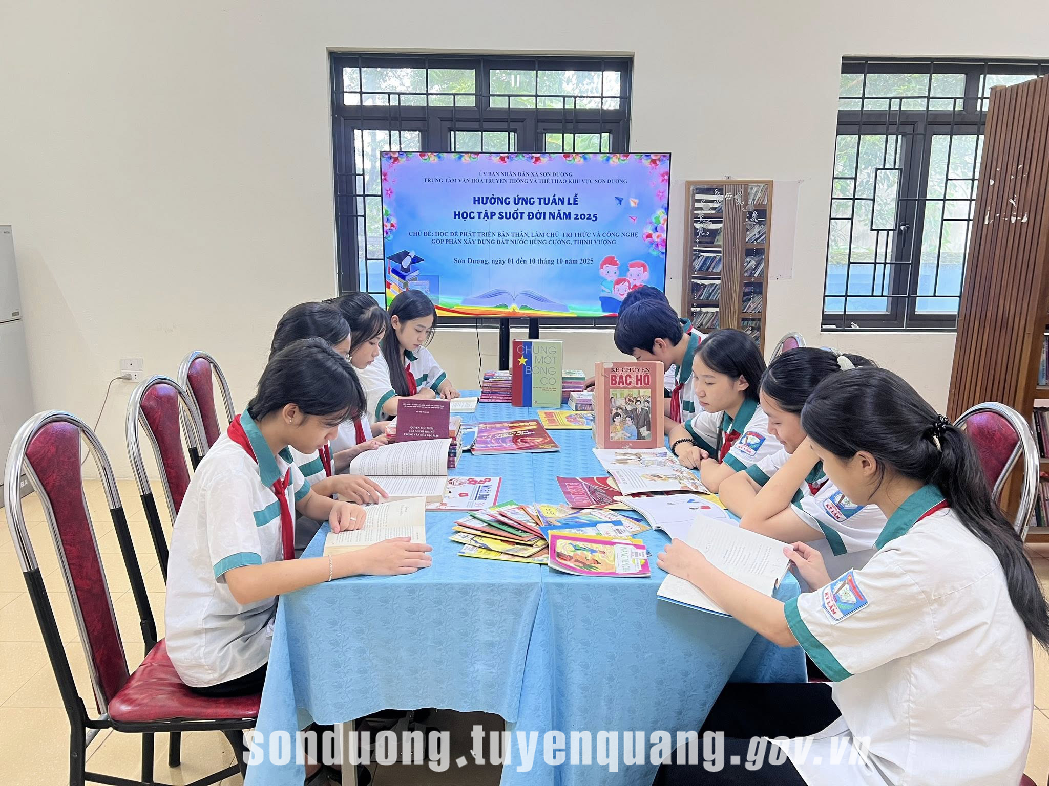 Thư viện khu vực Sơn Dương hưởng ứng tuần lễ học tập suốt đời năm 2025