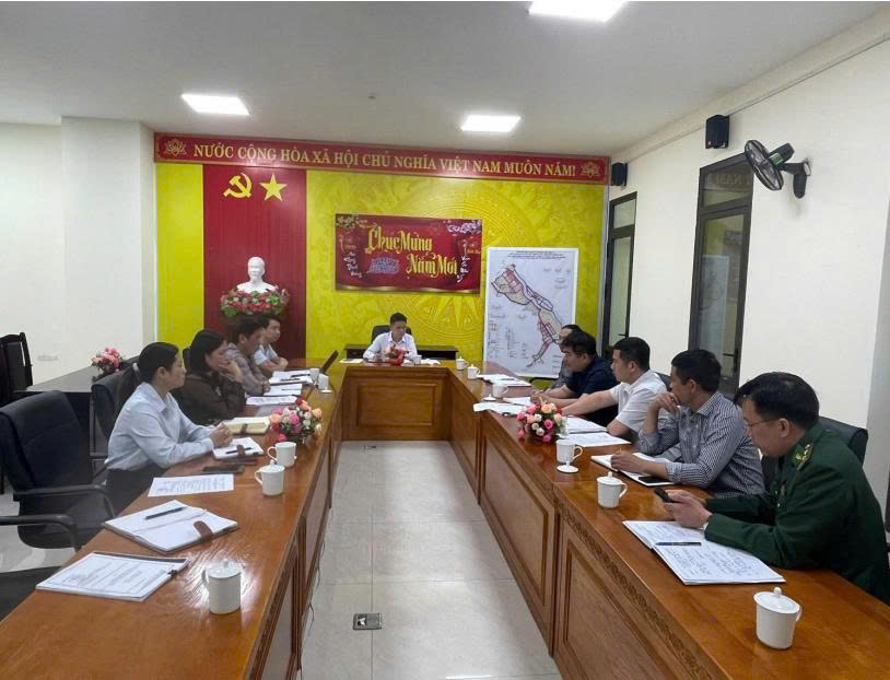 Ban Quản lý các khu công nghiệp và khu kinh tế tỉnh Tuyên Quang làm việc với UBND xã Thanh Thuỷ và Đồn biên phòng Thanh Thuỷ.