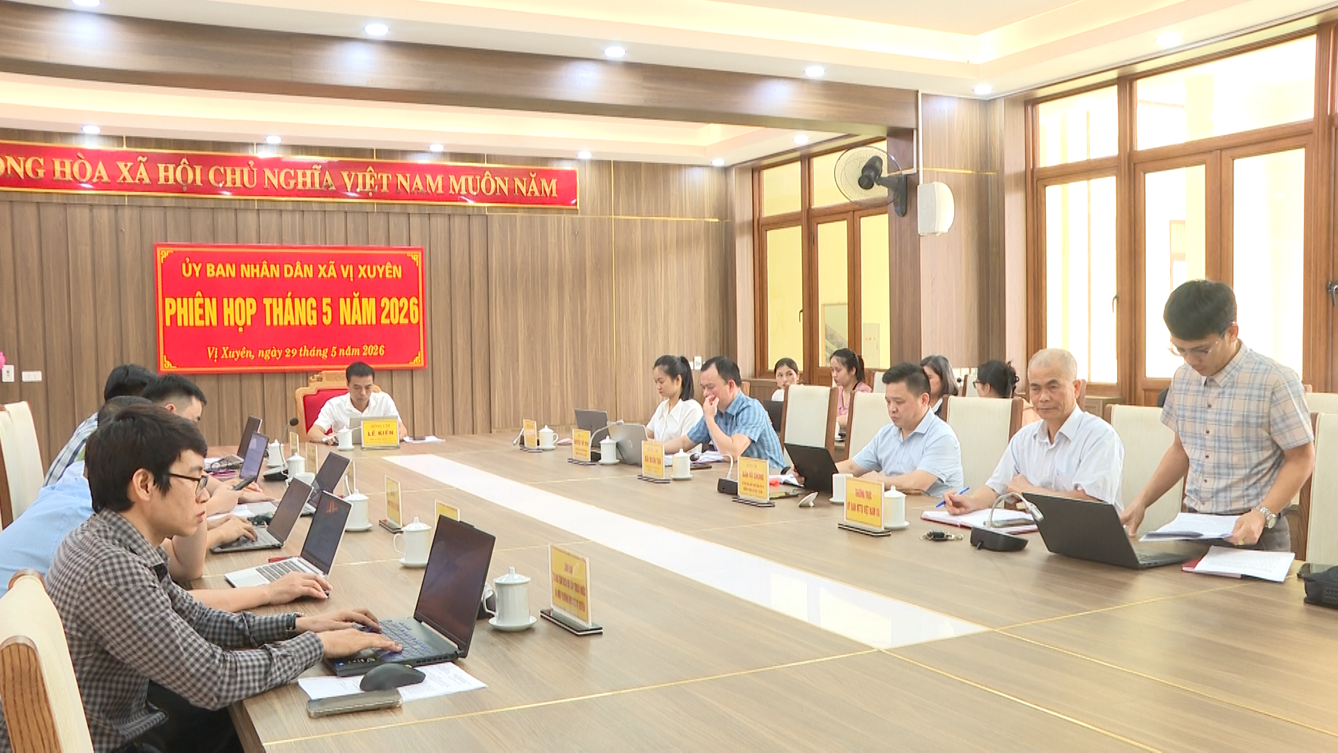 Phiên họp thường kỳ tháng 5 UBND xã Vị Xuyên