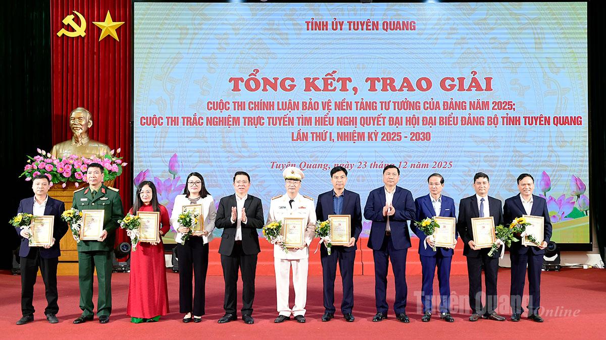 Tổng kết, trao giải hai cuộc thi về bảo vệ nền tảng tư tưởng của Đảng và tìm hiểu Nghị quyết Đảng bộ tỉnh Tuyên Quang
