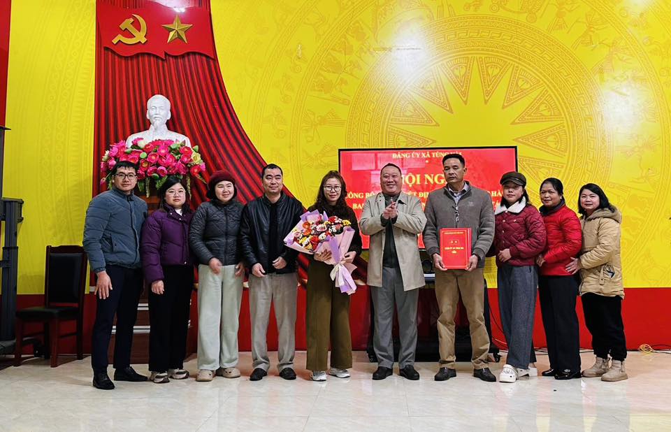 Lễ công bố quyết định thành lập Chi bộ Trạm Y tế xã.