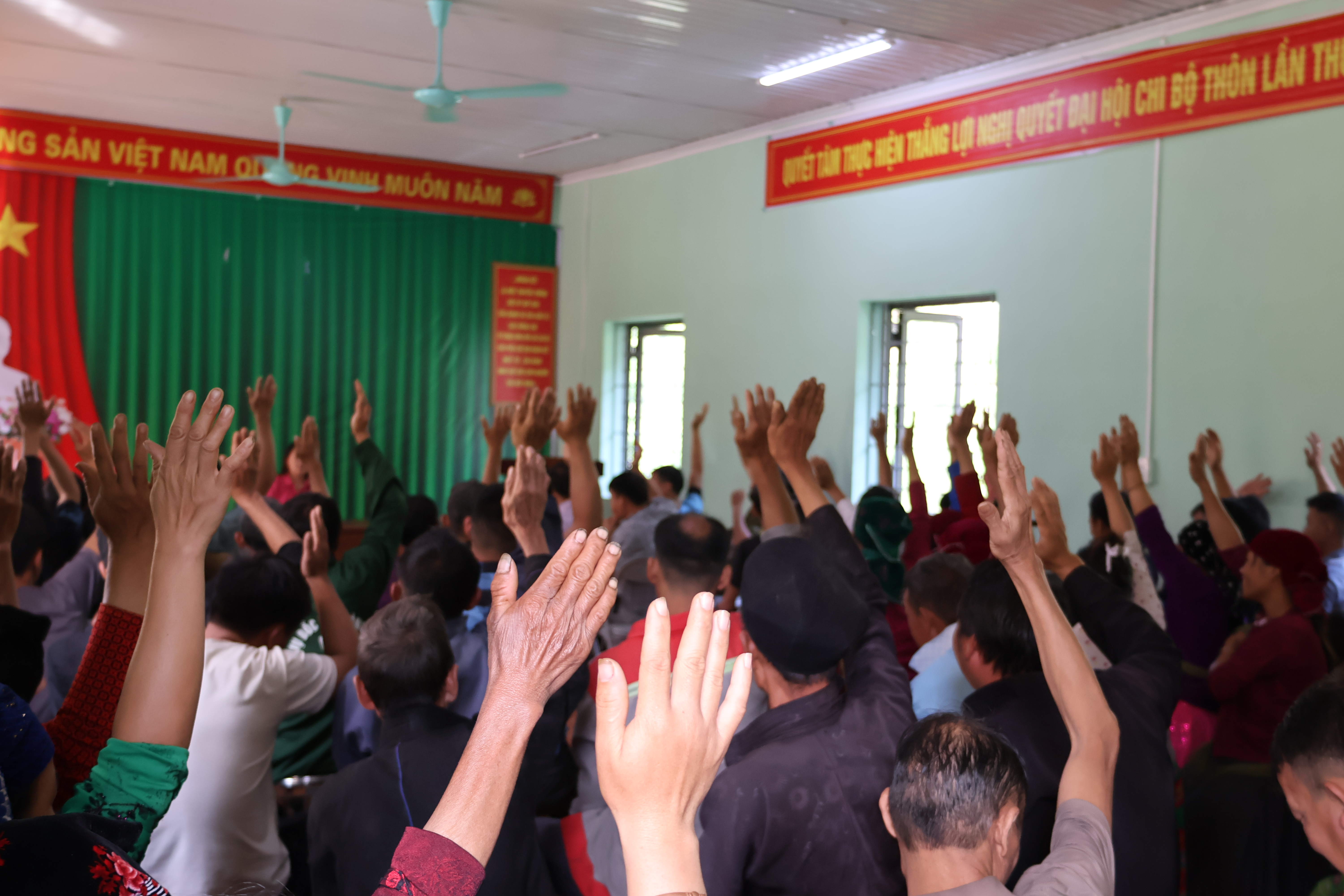 XÃ THẮNG MỐ TỔ CHỨC THAM VẤN Ý KIẾN NHÂN DÂN VỀ ĐỀ XUẤT PHƯƠNG ÁN SẮP XẾP ĐƠN VỊ HÀNH CHÍNH CẤP XÃ NĂM 2026 TẠI 9 THÔN SỦNG LẢNG, HÁ LÌA, HỒNG NGÀI, TRÙ XÁ, SỦNG PHÍNH, SỦNG PỜ, CHÁNG LỘ, SỦA CHẢI, HÁ GIÀ.