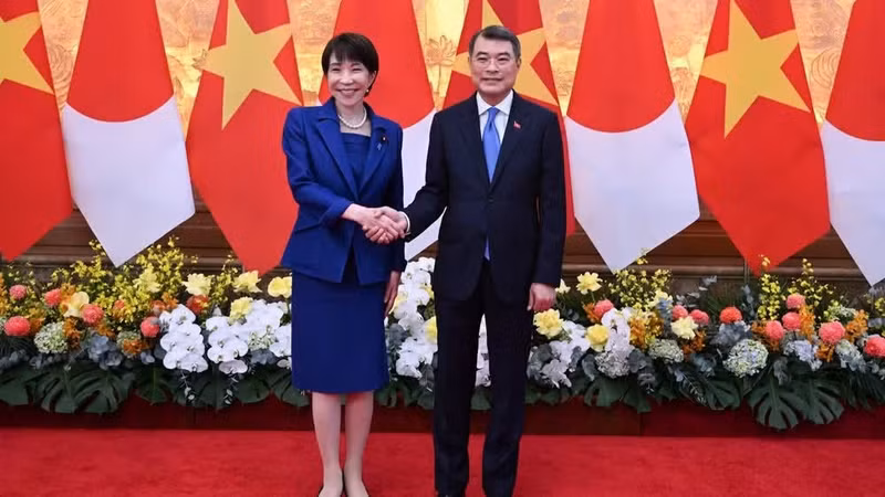 Japanese PM concludes official visit to Viet Nam