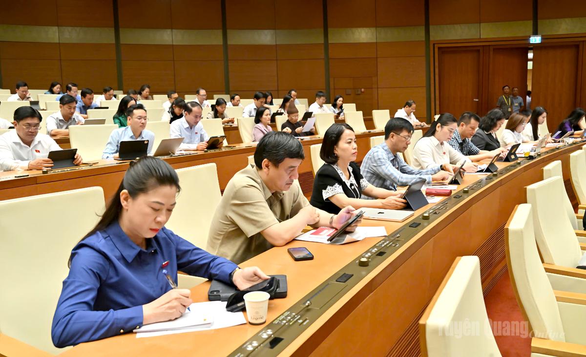 Đoàn ĐBQH tỉnh góp ý tháo gỡ "điểm nghẽn" trong các dự án luật