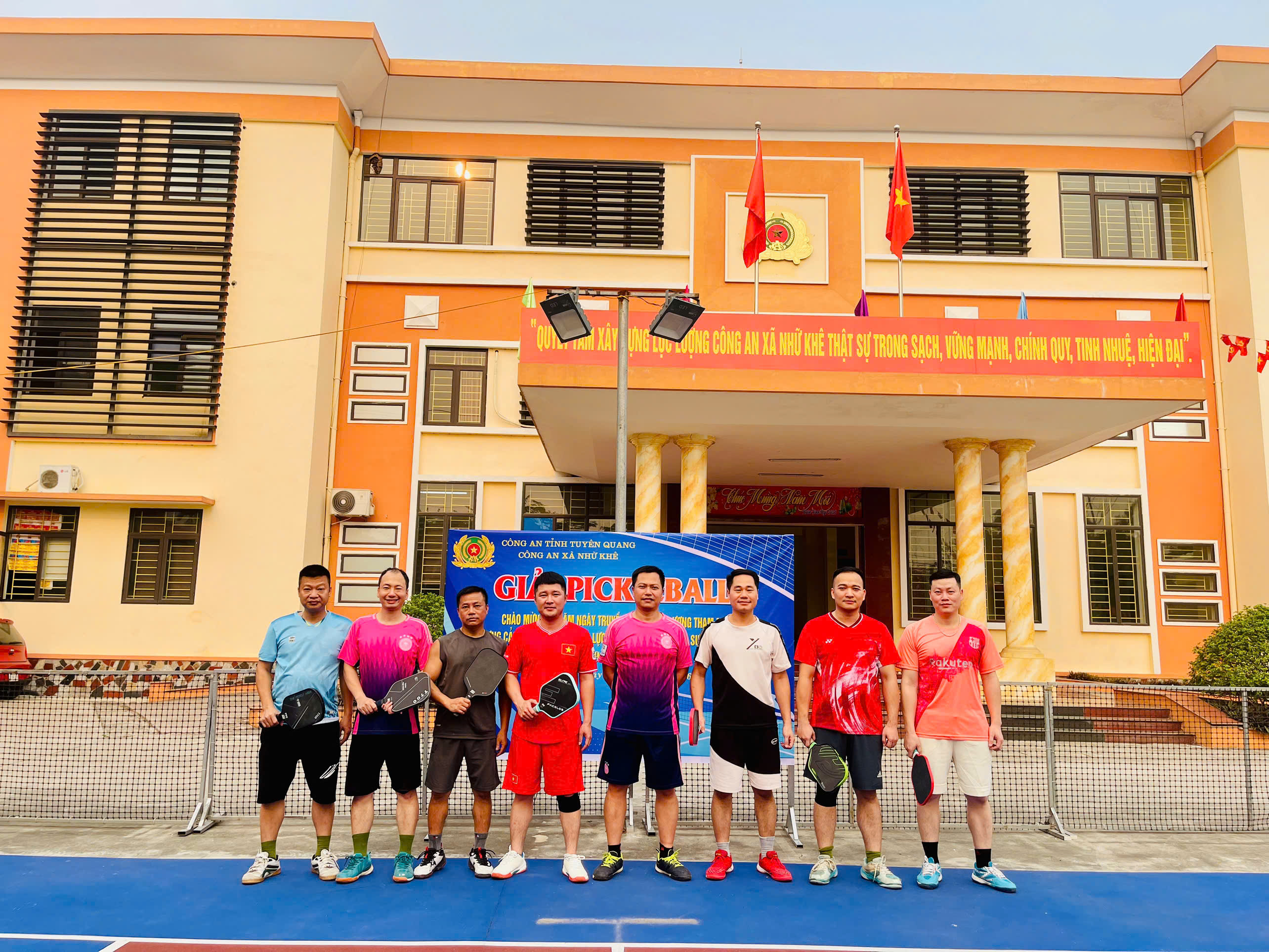 CÔNG AN XÃ NHỮ KHÊ TỔ CHỨC GIAO LƯU PICKLEBALL CHÀO MỪNG KỶ NIỆM NGÀY 30/4 VÀ 1/5