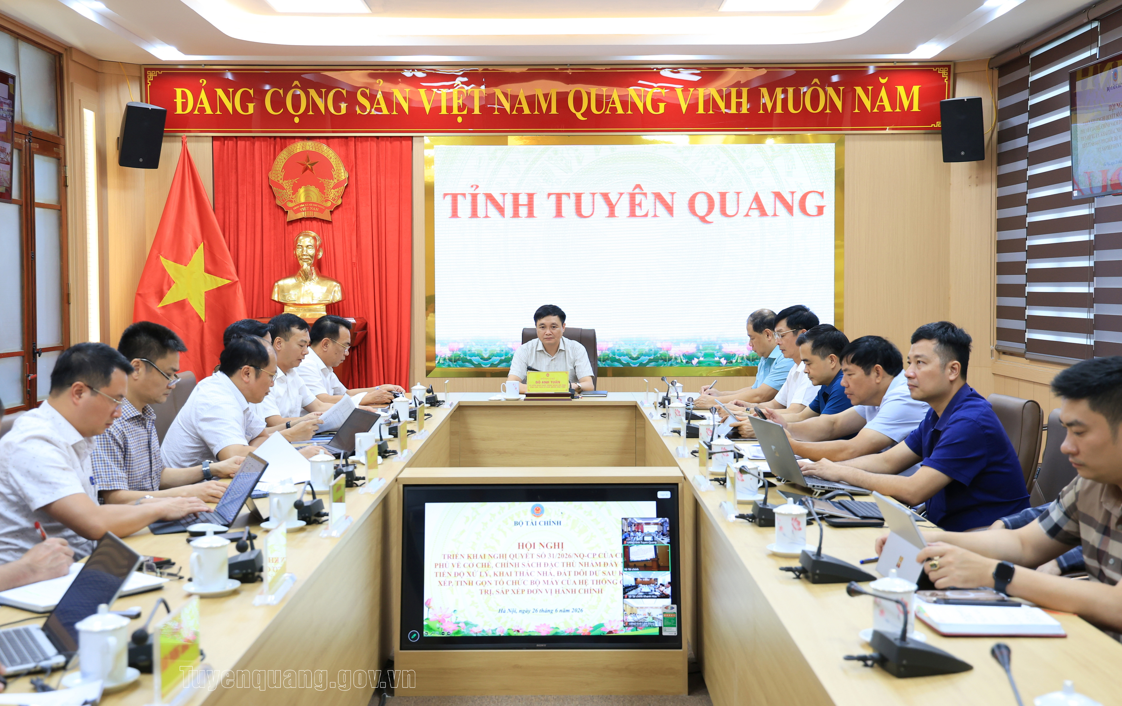 Triển khai nghị quyết về cơ chế đặc thù xử lý, khai thác nhà, đất dôi dư sau sắp xếp