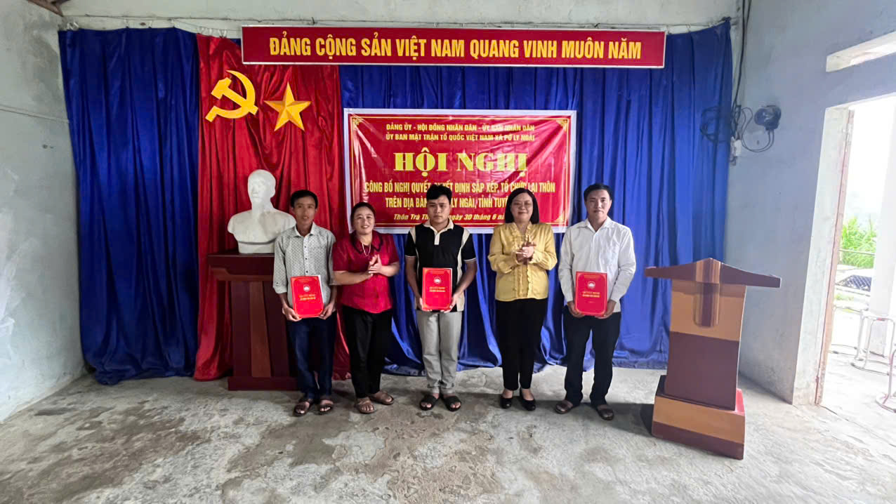 Xã Pờ Ly Ngài ra mắt các chức danh người hoạt động không chuyên trách, người tham gia công tác tại các thôn