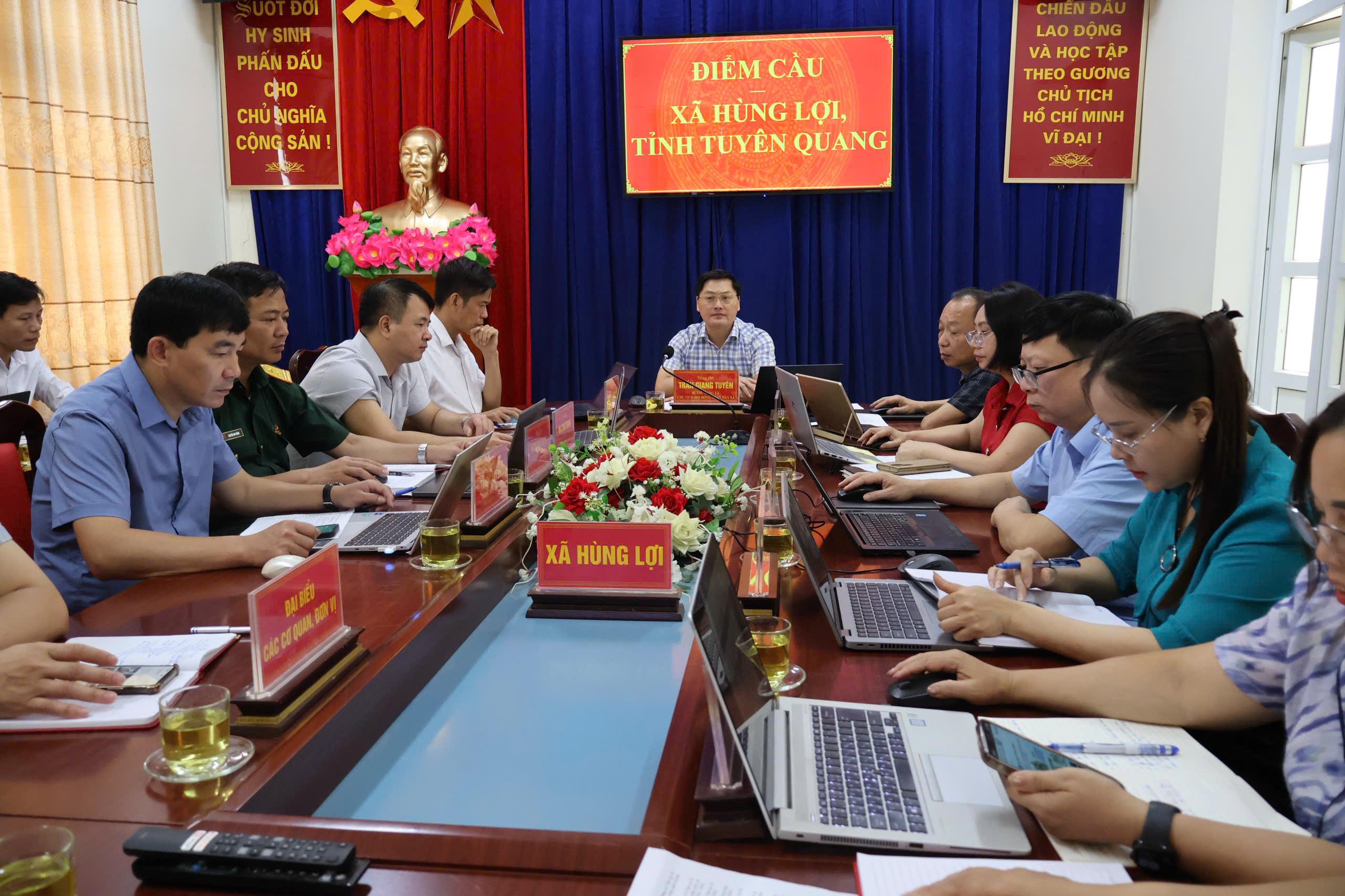 Xã Hùng Lợi tổ chức hội nghị học tập, quán triệt v à triển khai thực hiện các nghị quyết của Tỉnh ủy
