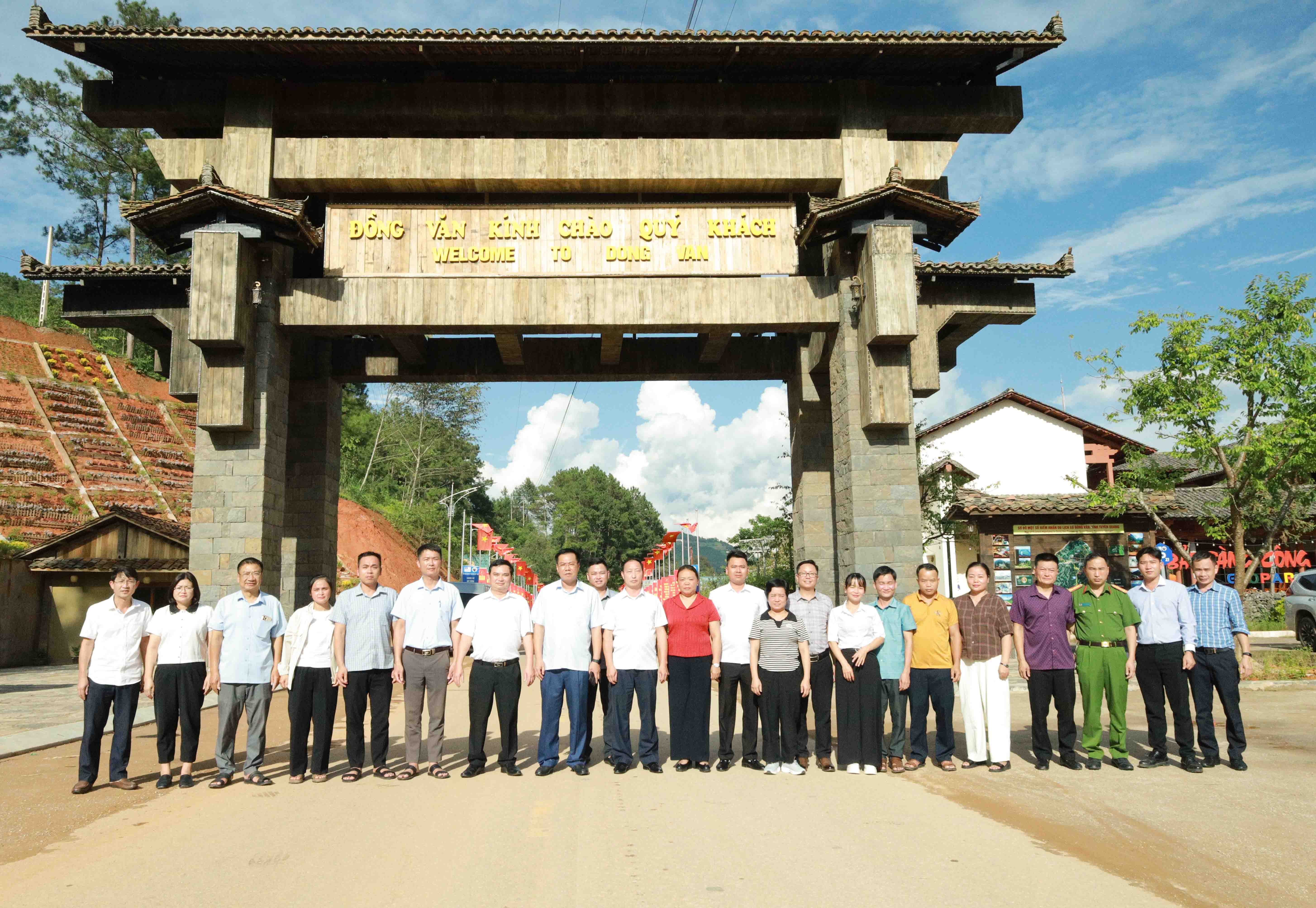 Đại biểu HĐND xã Hoàng Su Phì khảo sát, trao đổi kinh nghiệm tại các xã phía bắc của tỉnh