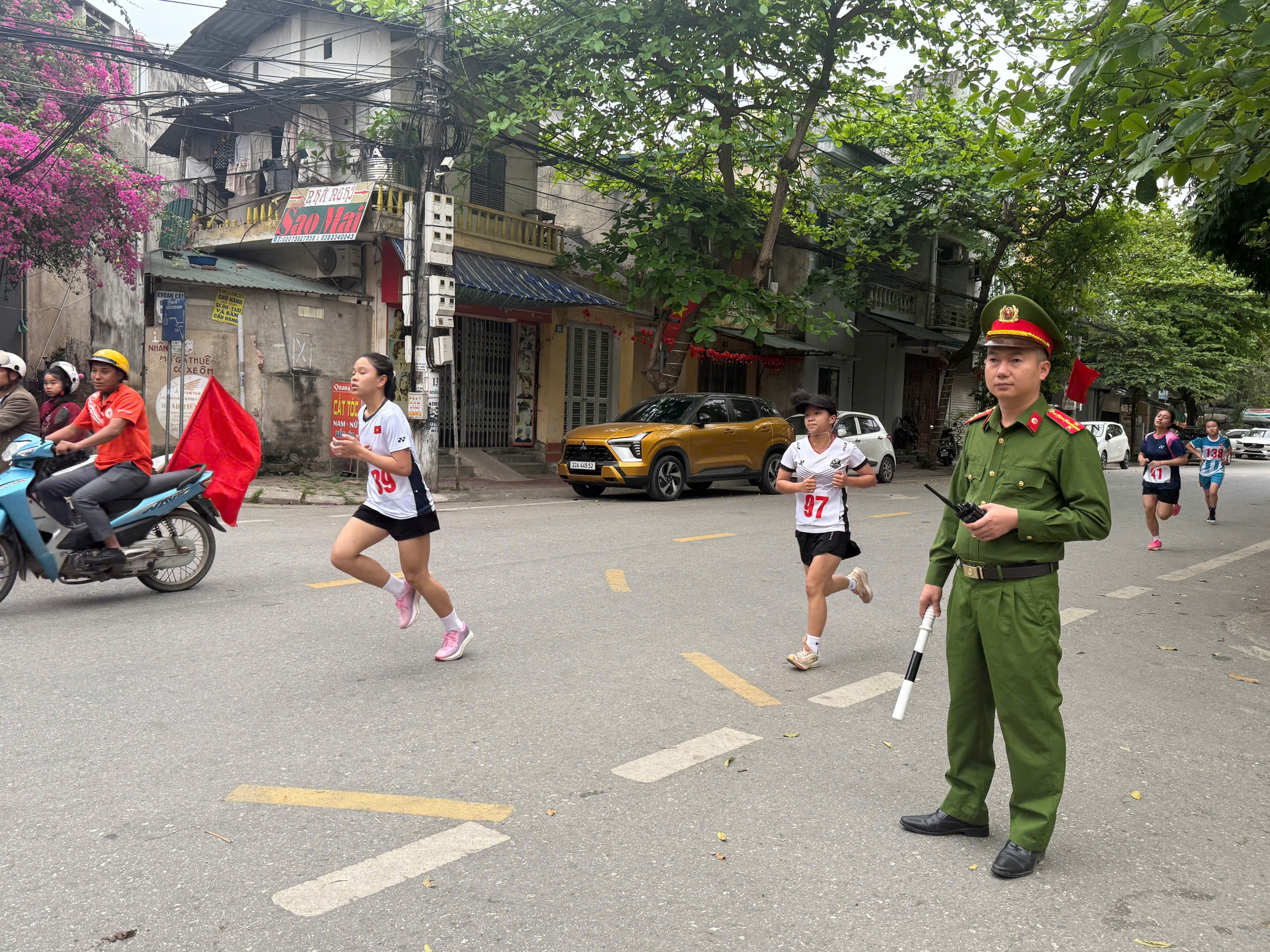 CÔNG AN PHƯỜNG MINH XUÂN ĐẢM BẢO AN NINH TRẬT TỰ NGÀY CHẠY OLYMPIC